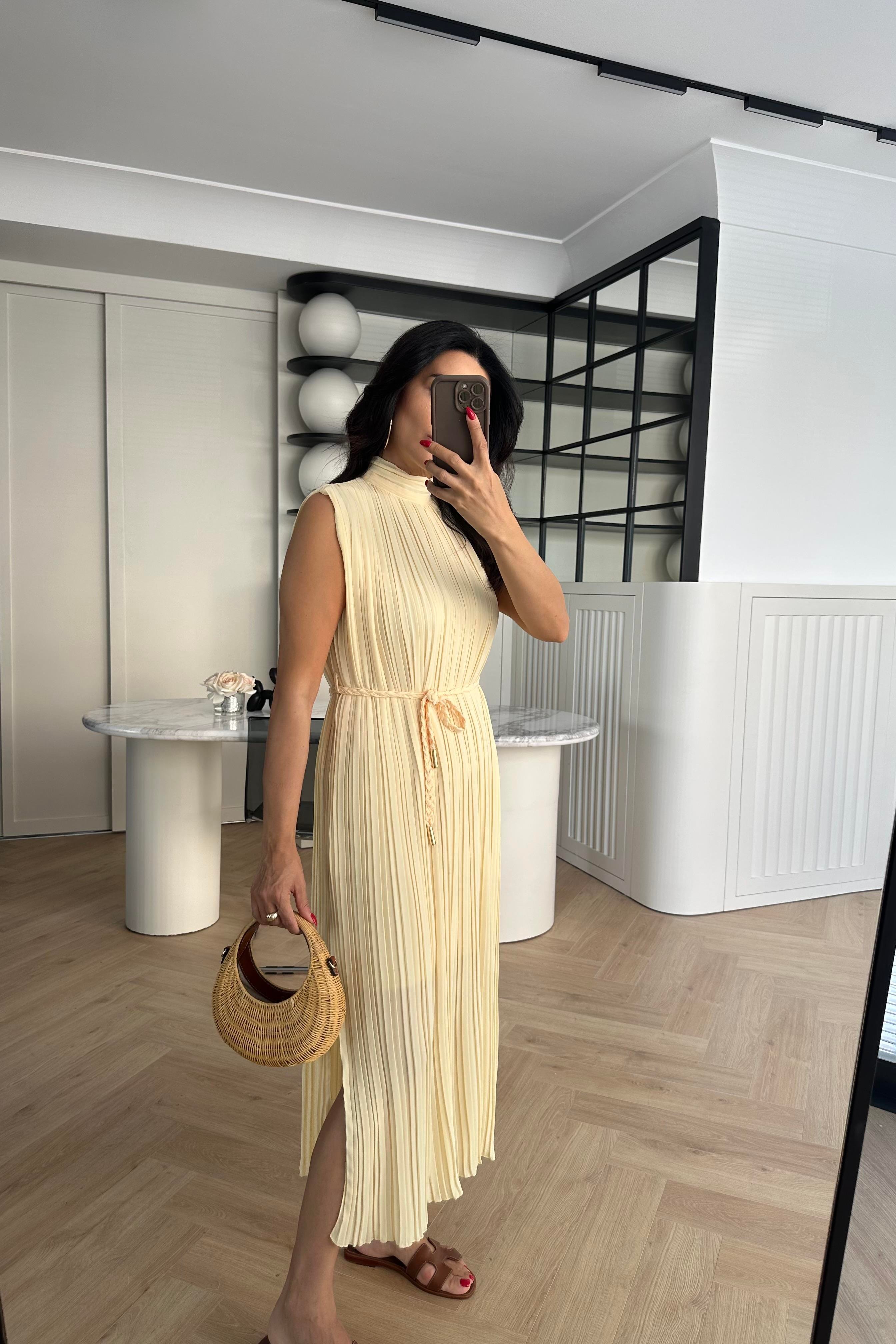 Sarı Piliseli Kemerli Elbise