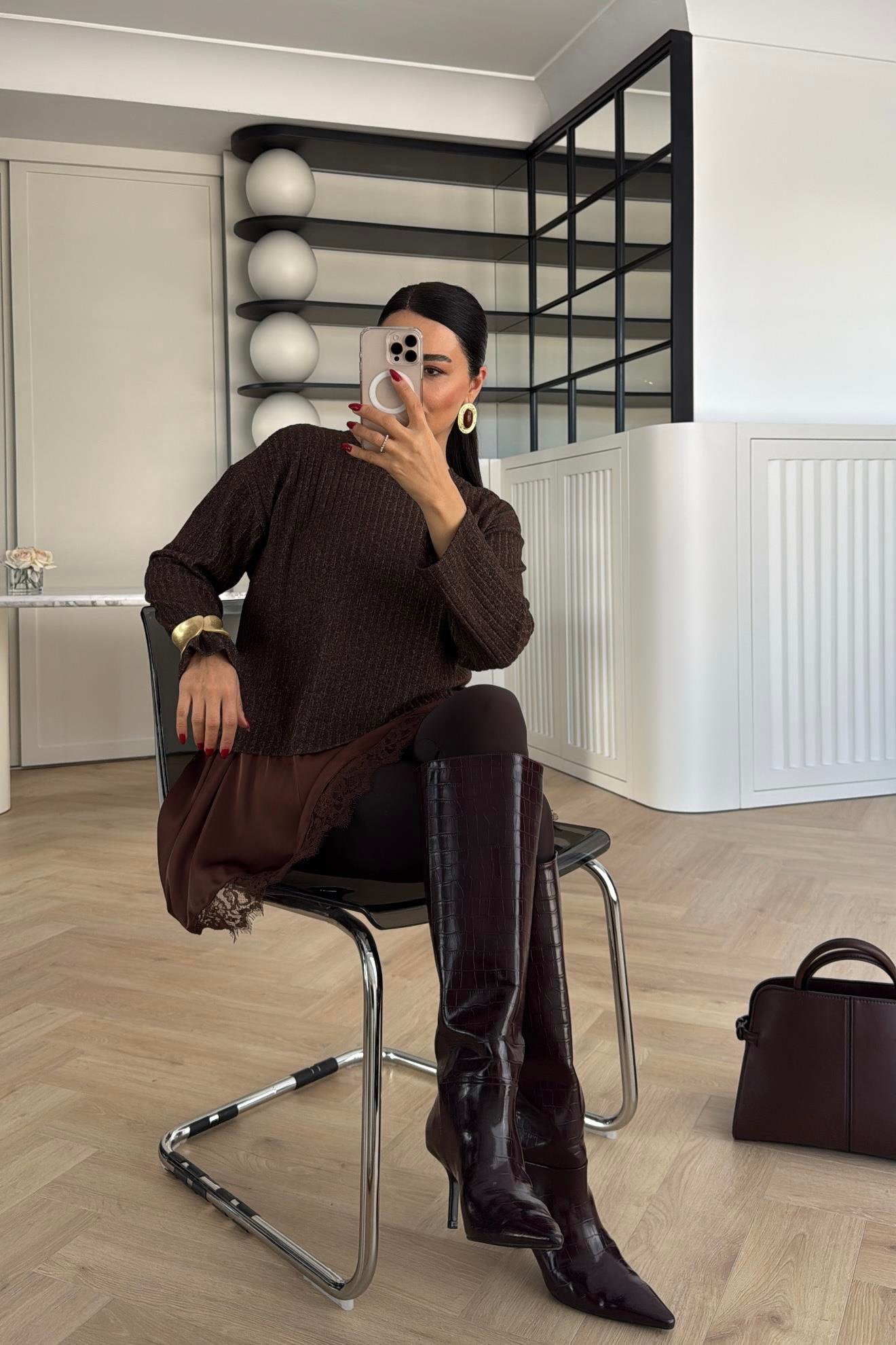 SATEN DANTEL ETEK UÇLU YUMOŞ OVERSİZE BLUZ