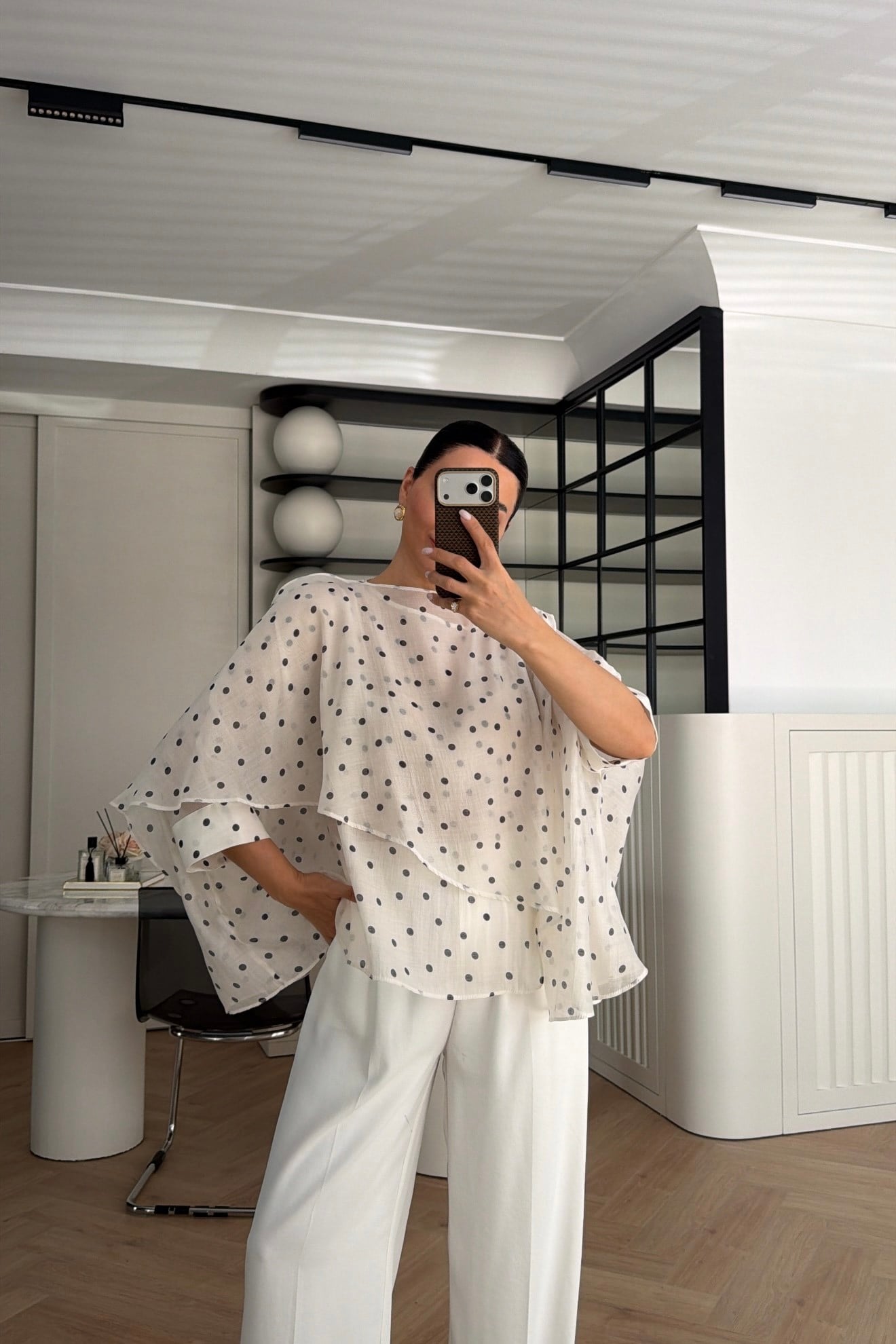 ŞİFON PUANTİYELİ PELERİN BLUZ BEYAZ