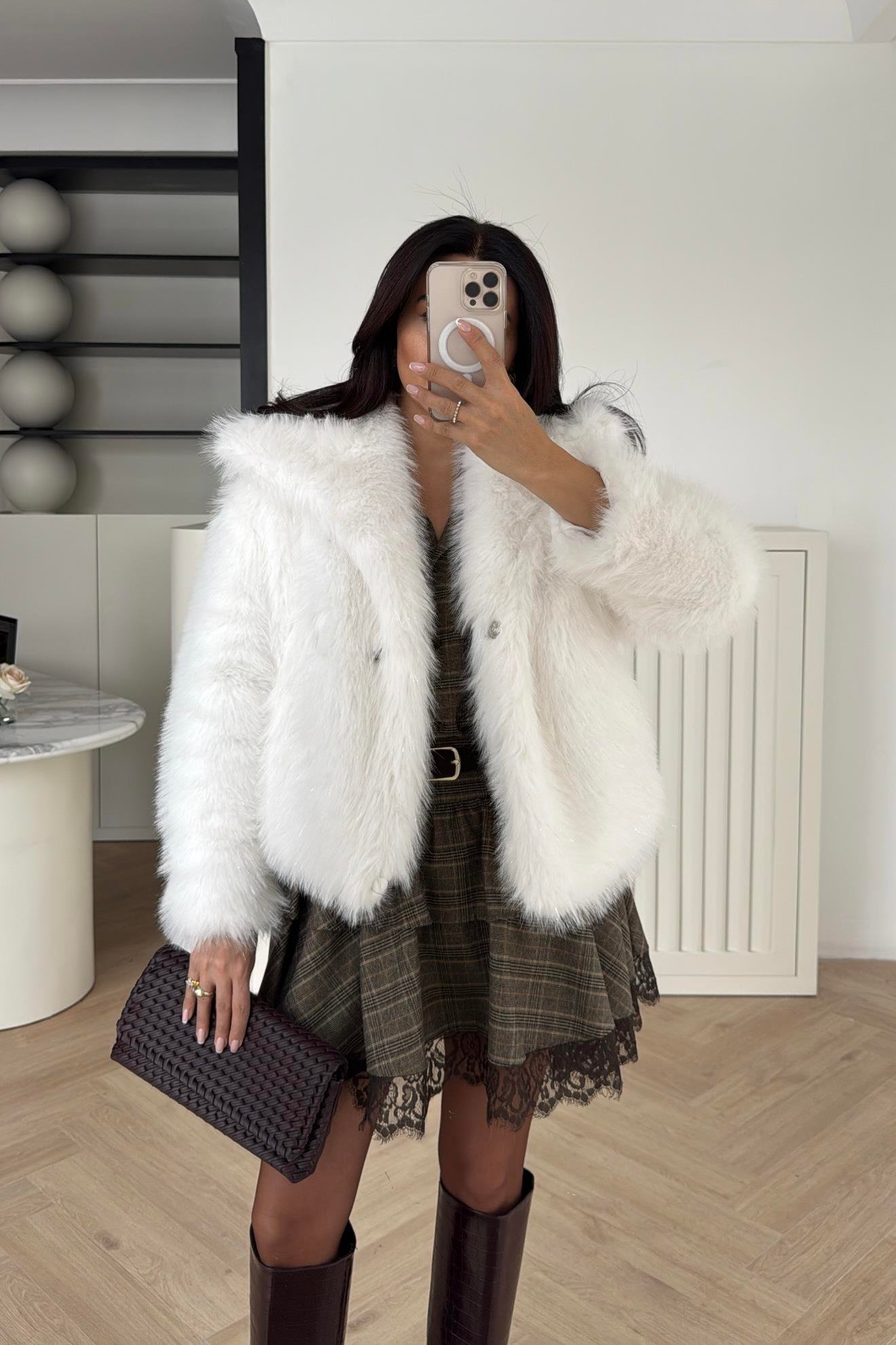 SİM DETAYLI ŞAL YAKA KÜRK EKRU