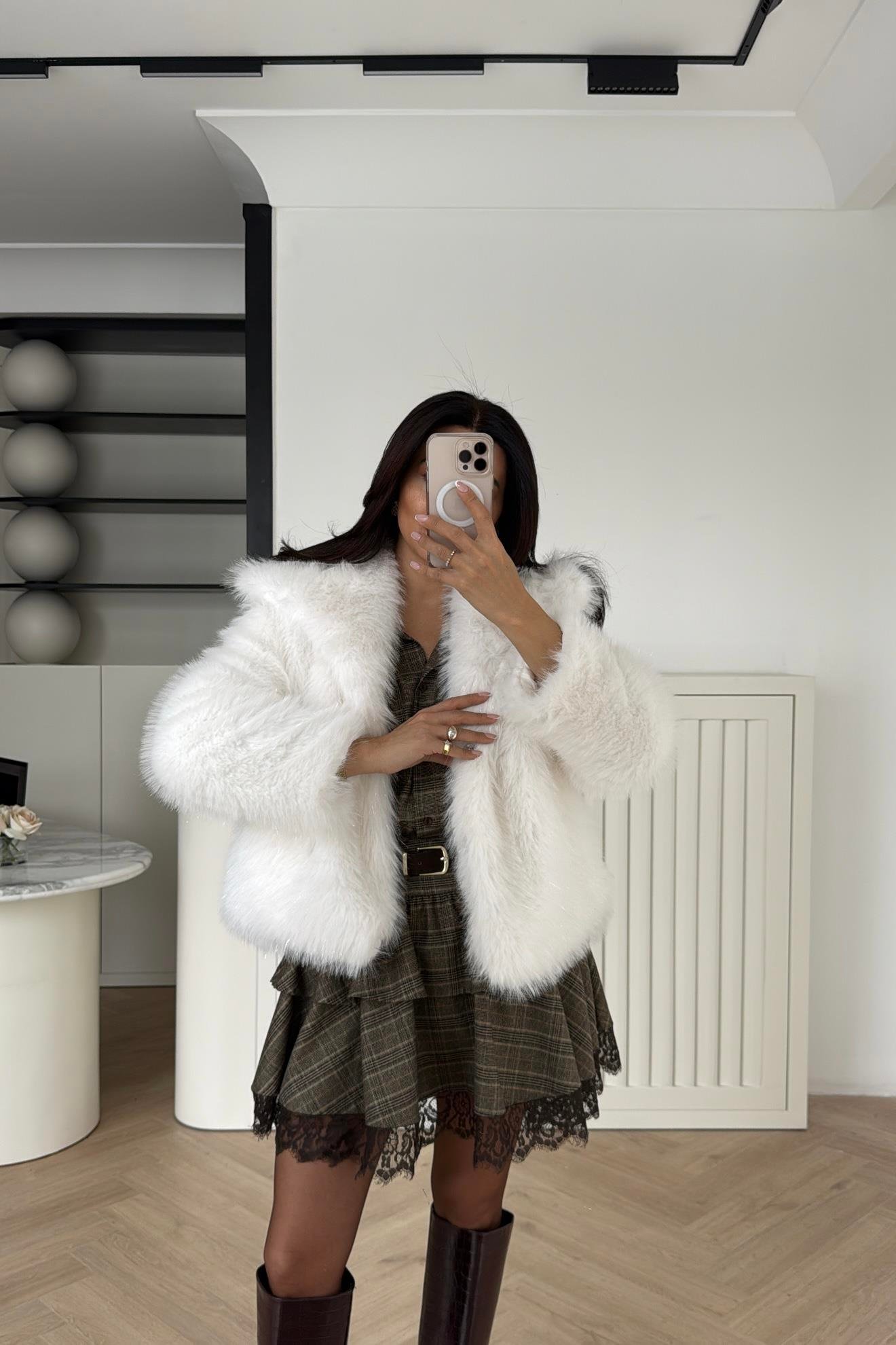 SİM DETAYLI ŞAL YAKA KÜRK EKRU