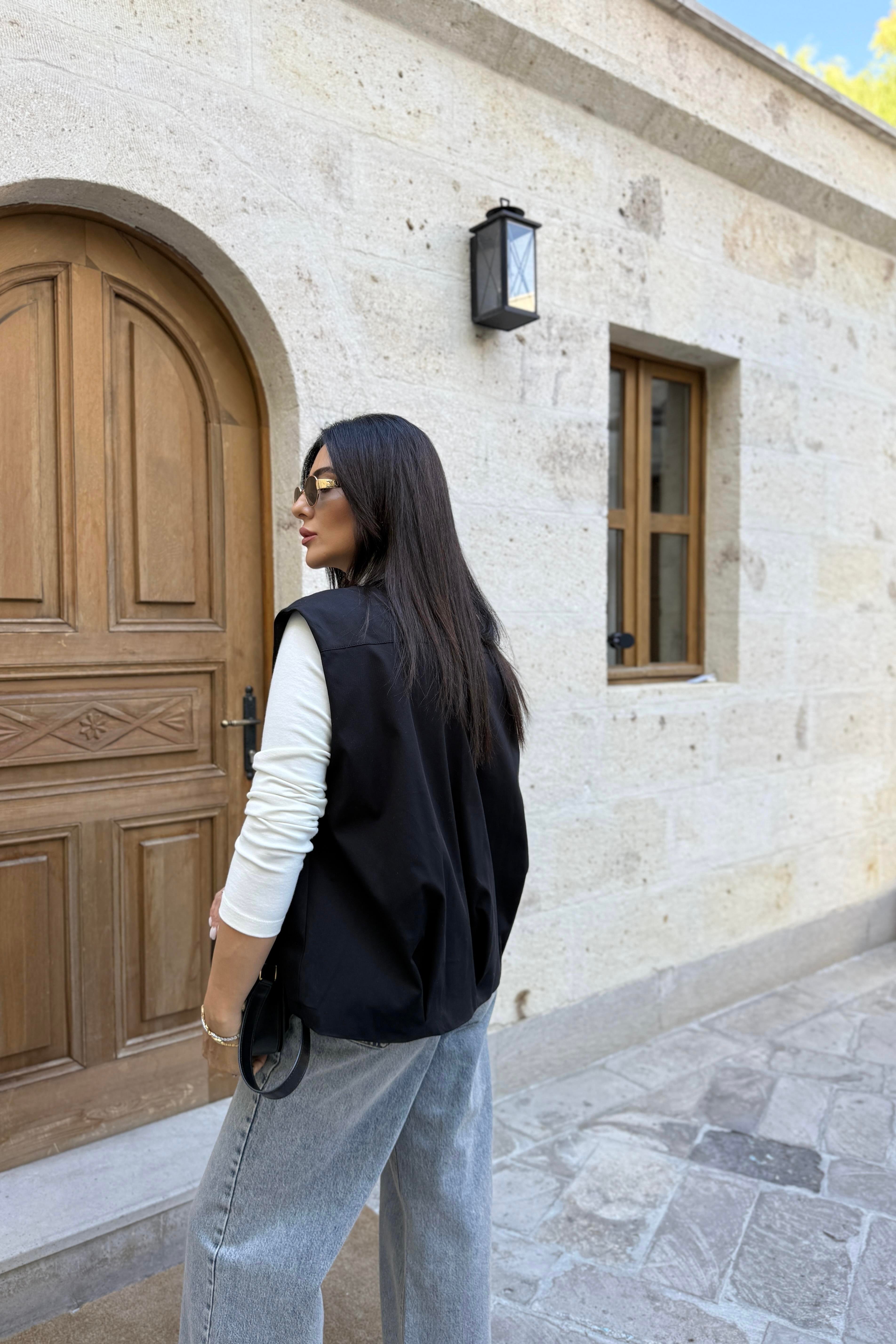 SİYAH ASTARLI FERMUARLI YELEK