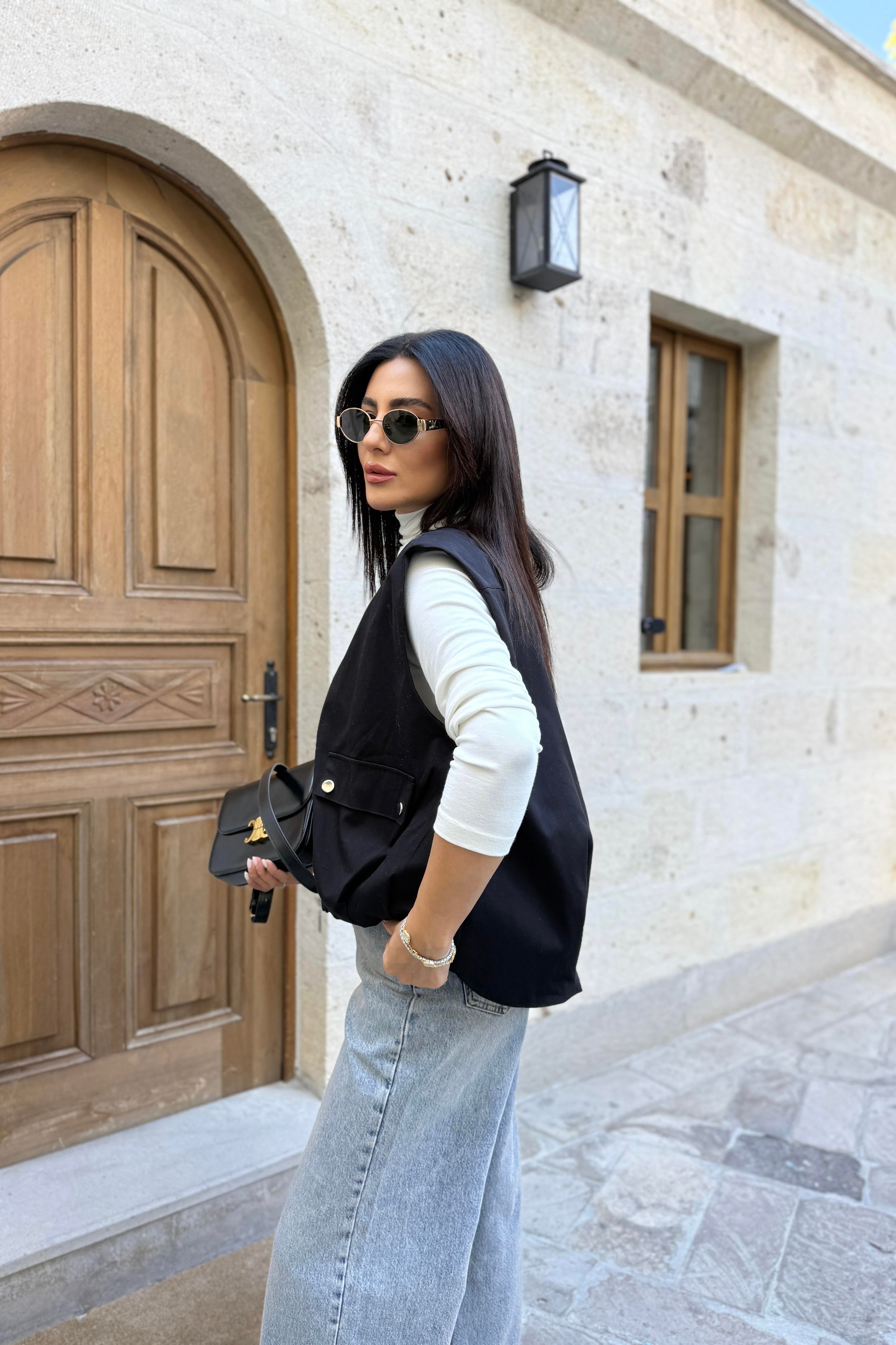 SİYAH ASTARLI FERMUARLI YELEK