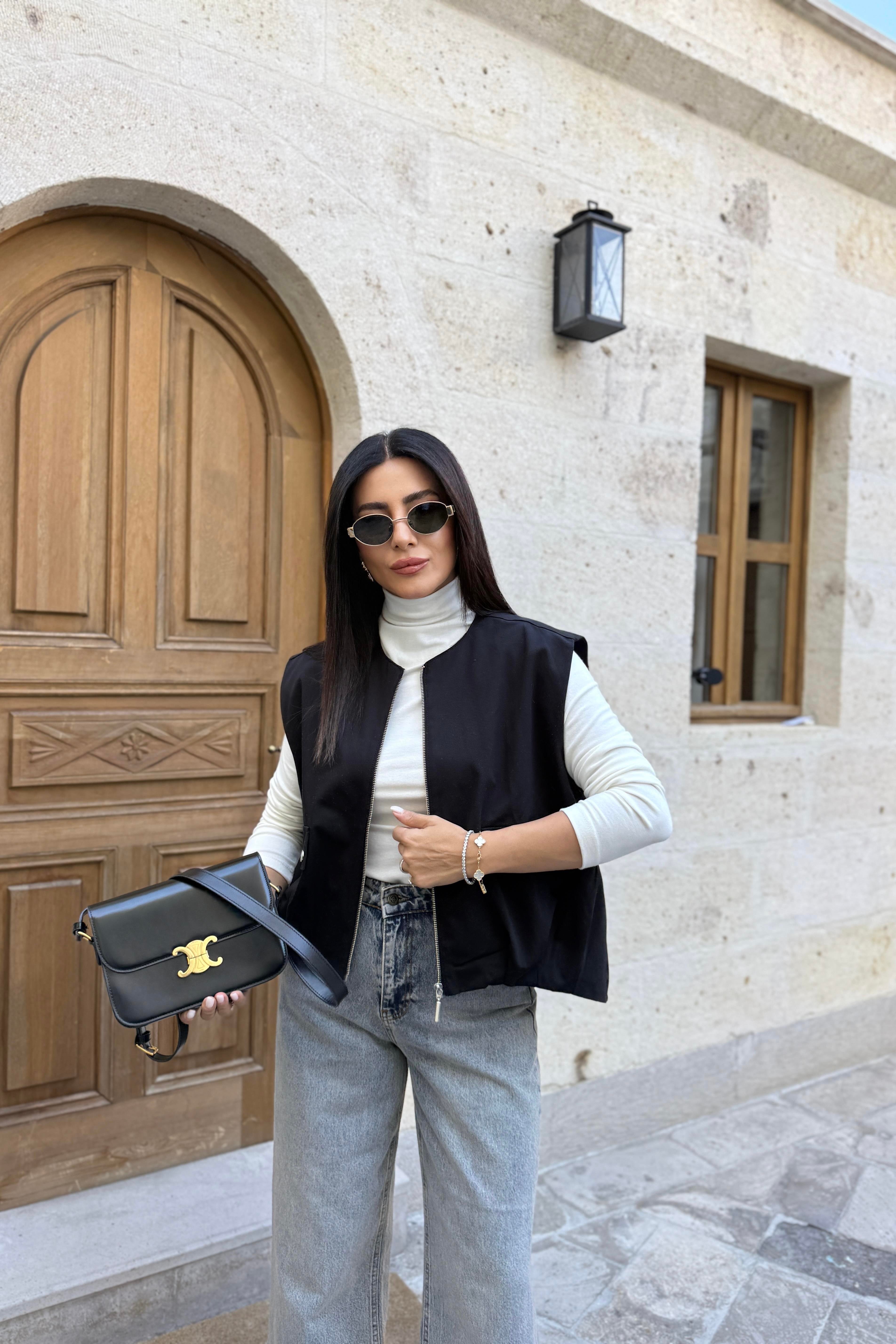 SİYAH ASTARLI FERMUARLI YELEK