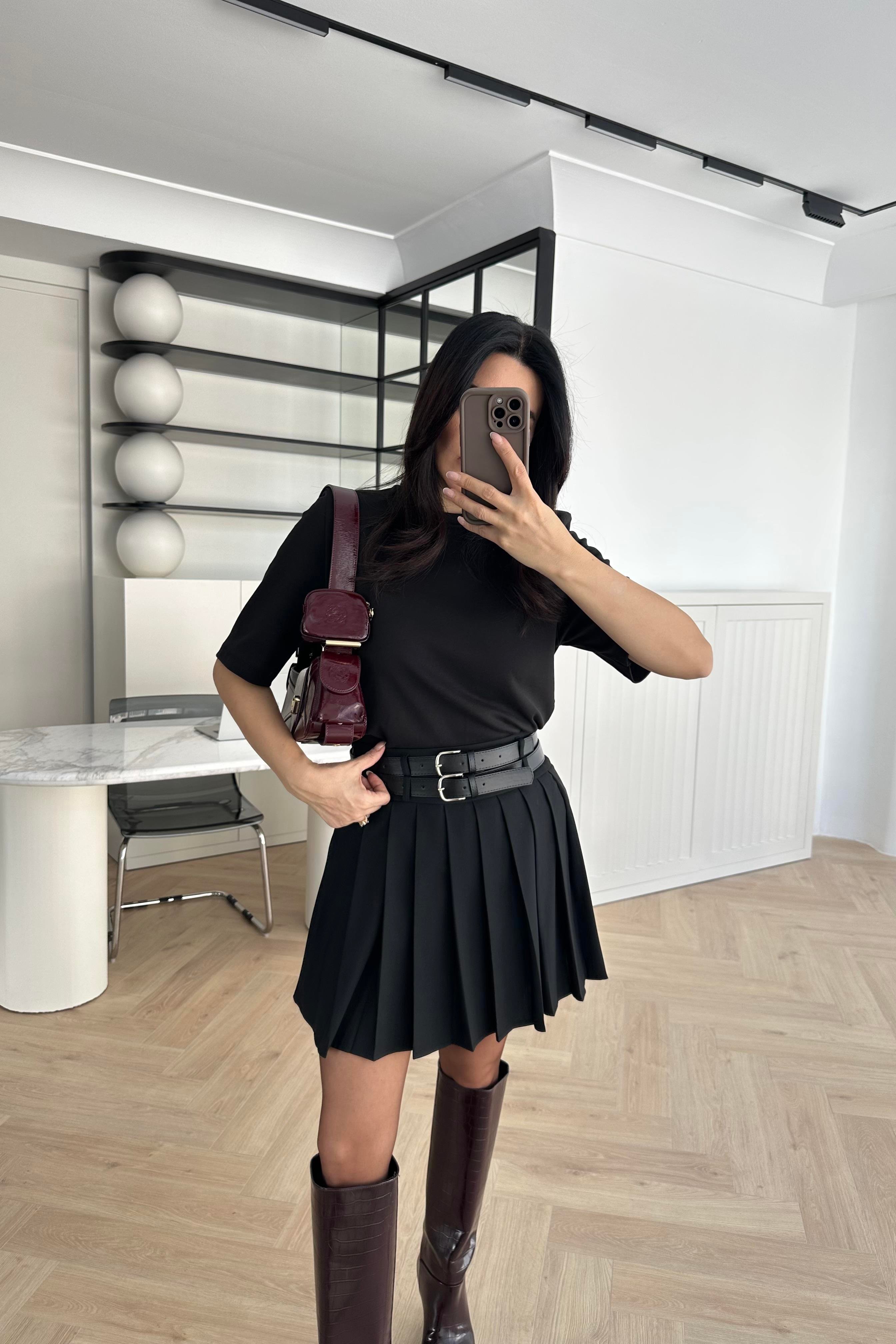 Siyah Çift Kemerli Pileli Etek