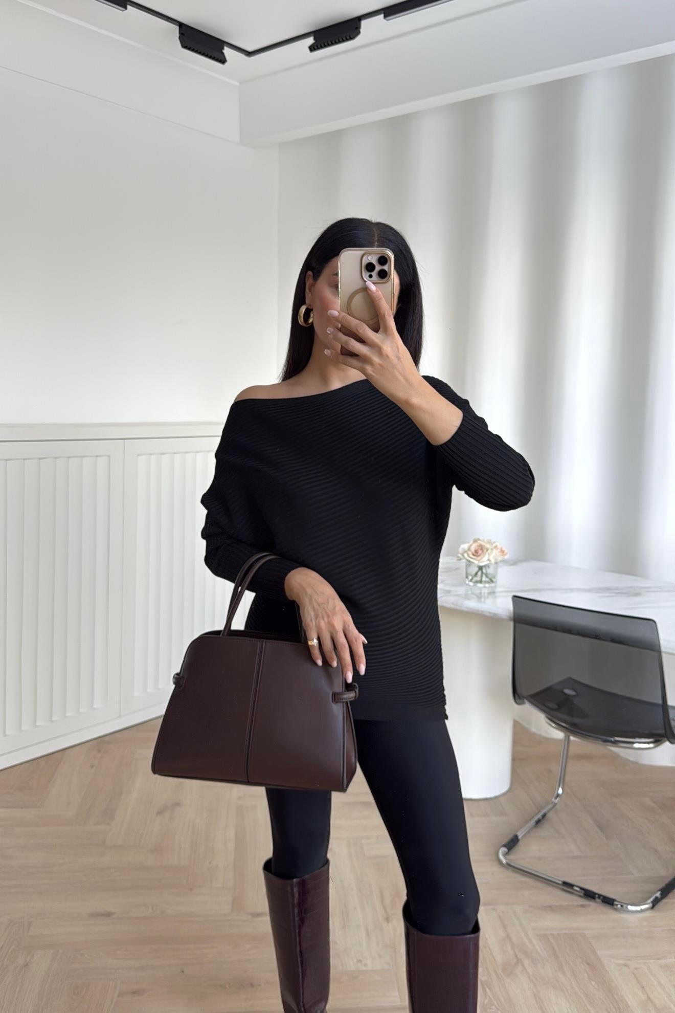 SİYAH DÜŞÜK OMUZ BLUZ