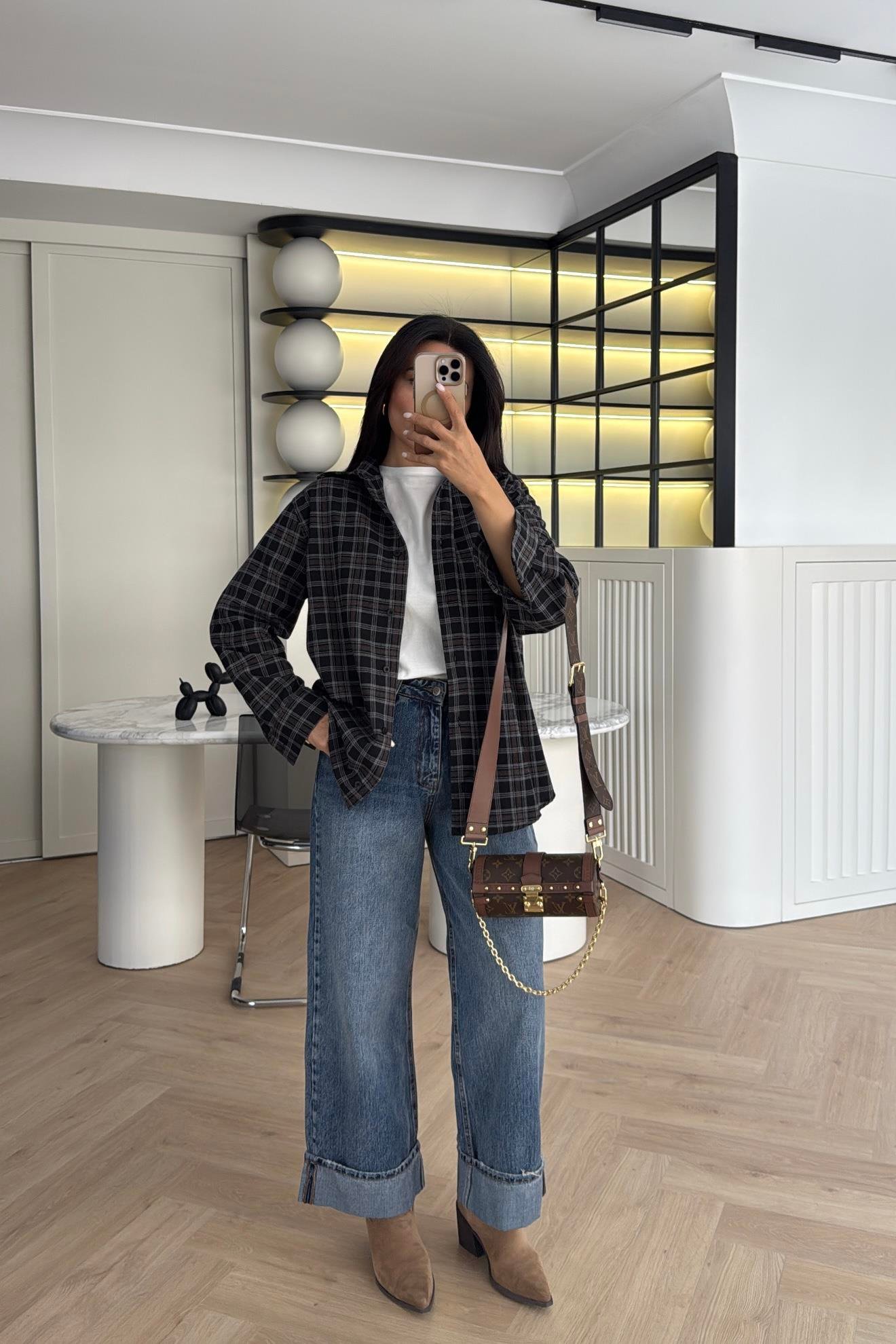 SİYAH EKOSE DÜĞMELİ GÖMLEK