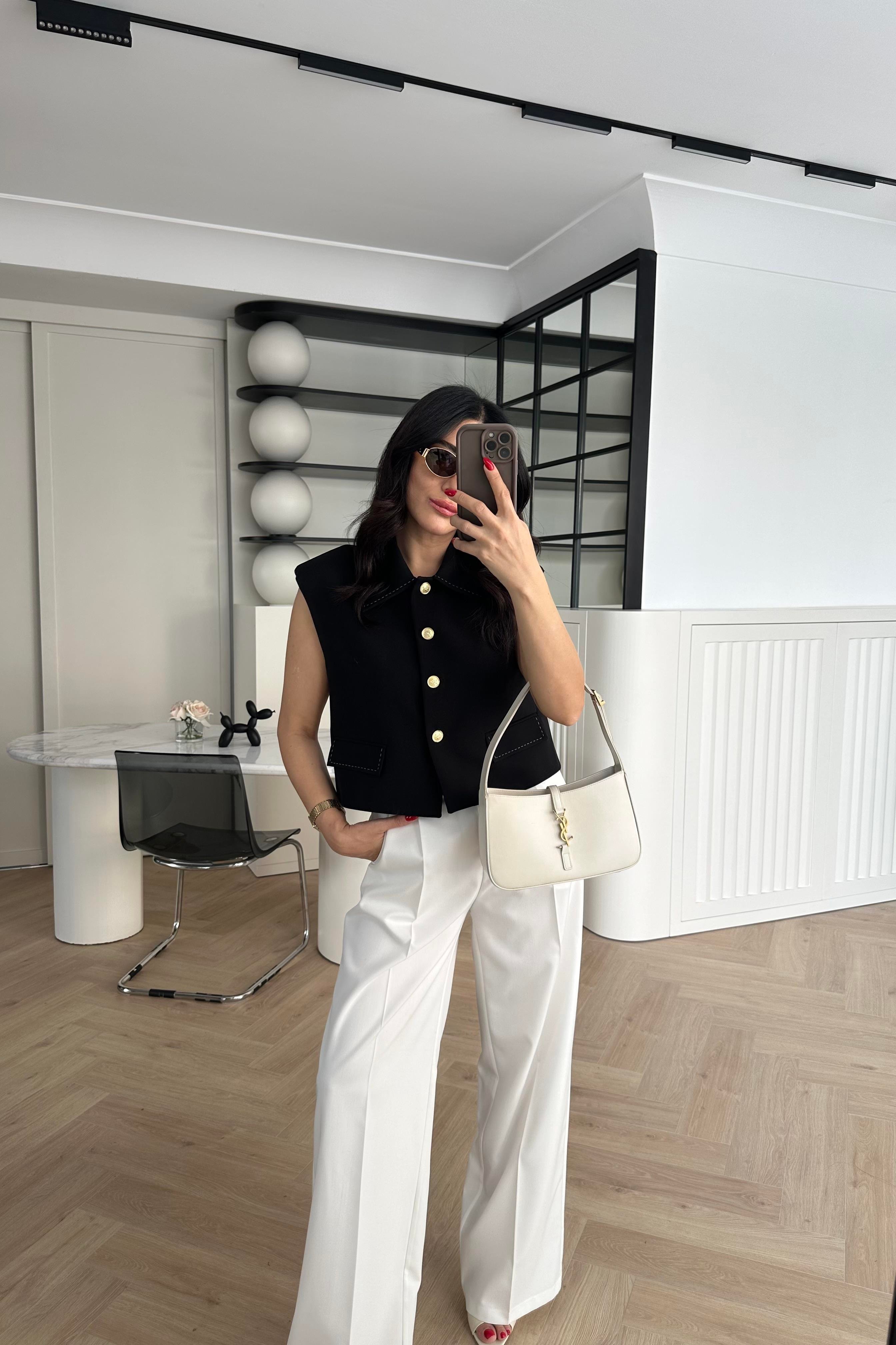 Siyah Gold Düğmeli Astarlı Crop Yelek