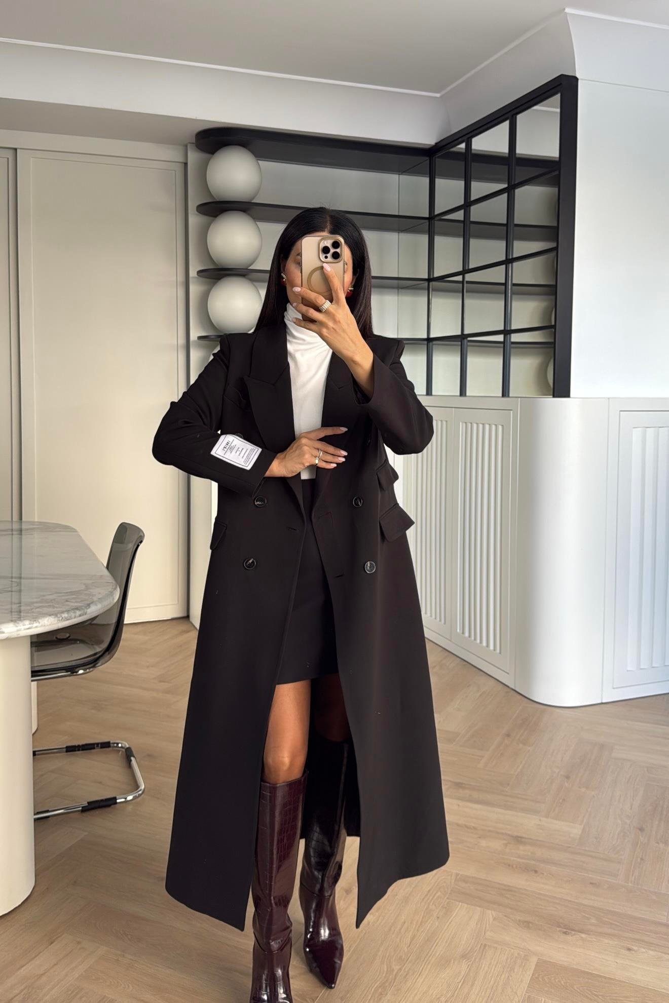 SİYAH KOLU ETİKET DETAYLI ASTARLI MAXİ BOY TRENÇKOT