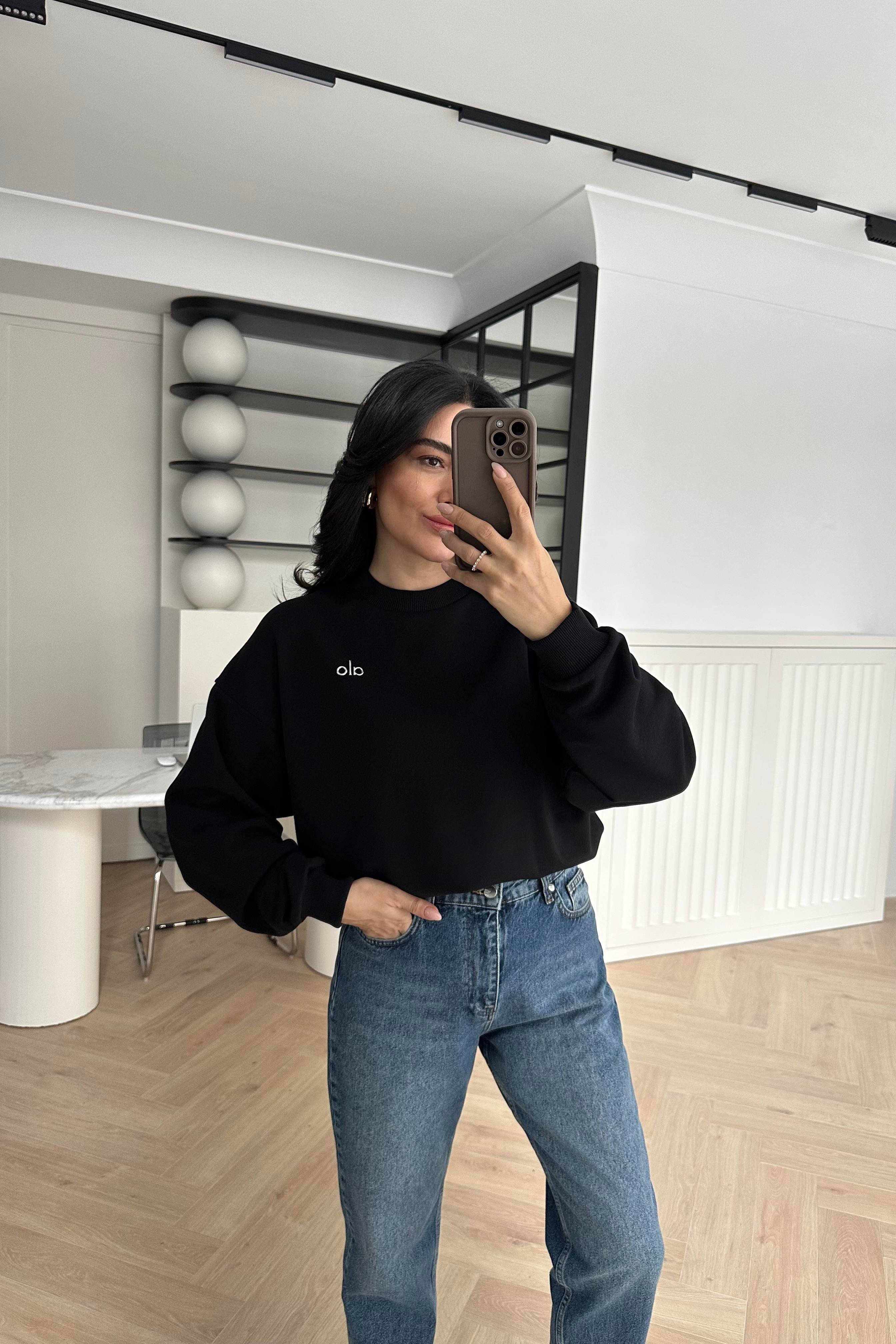Siyah Logolu Özel Üretim Sweatshirt 