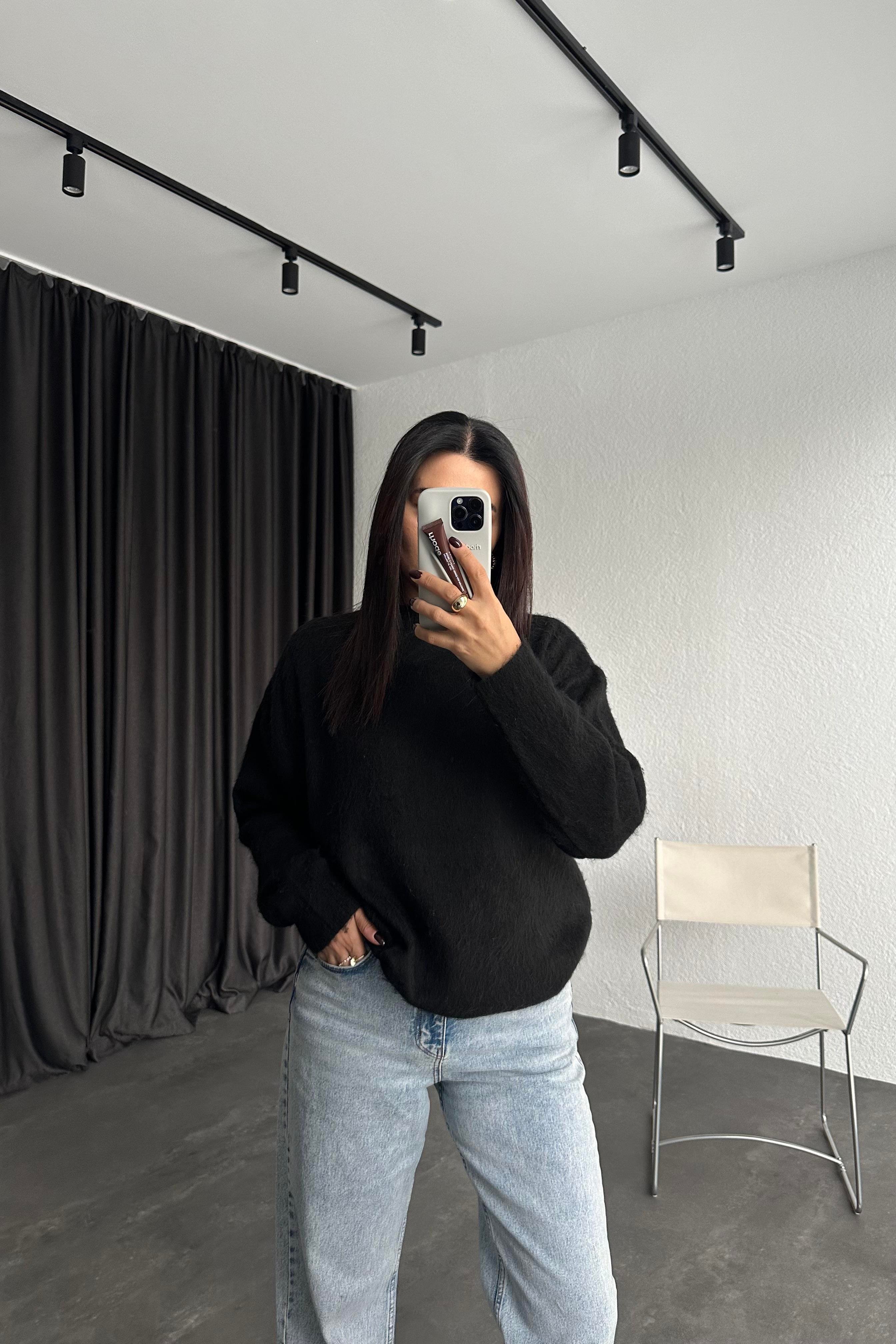 Siyah Marka Model Bisiklet Yaka Şardonlu Basic Triko Kazak 