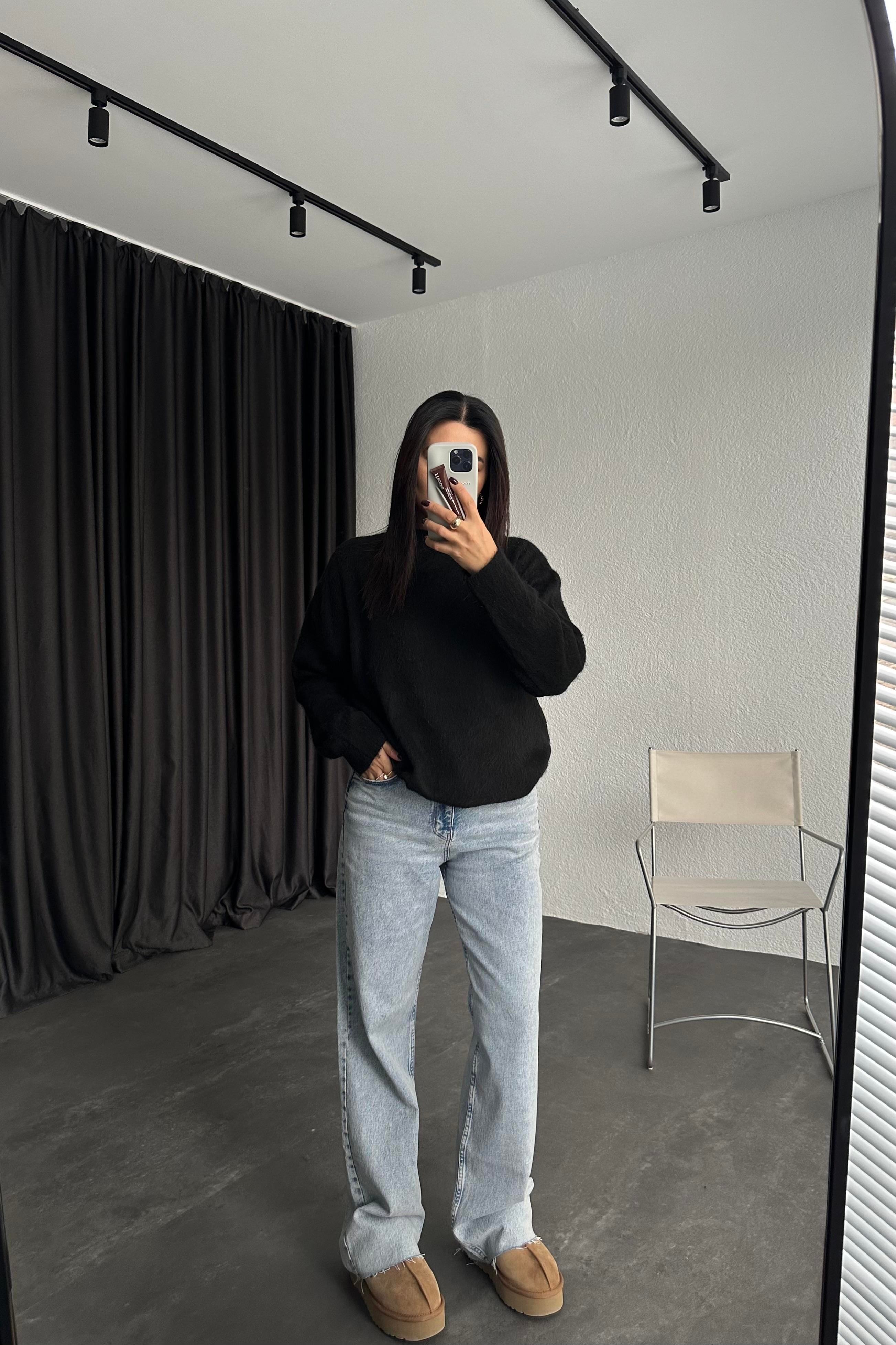 Siyah Marka Model Bisiklet Yaka Şardonlu Basic Triko Kazak 