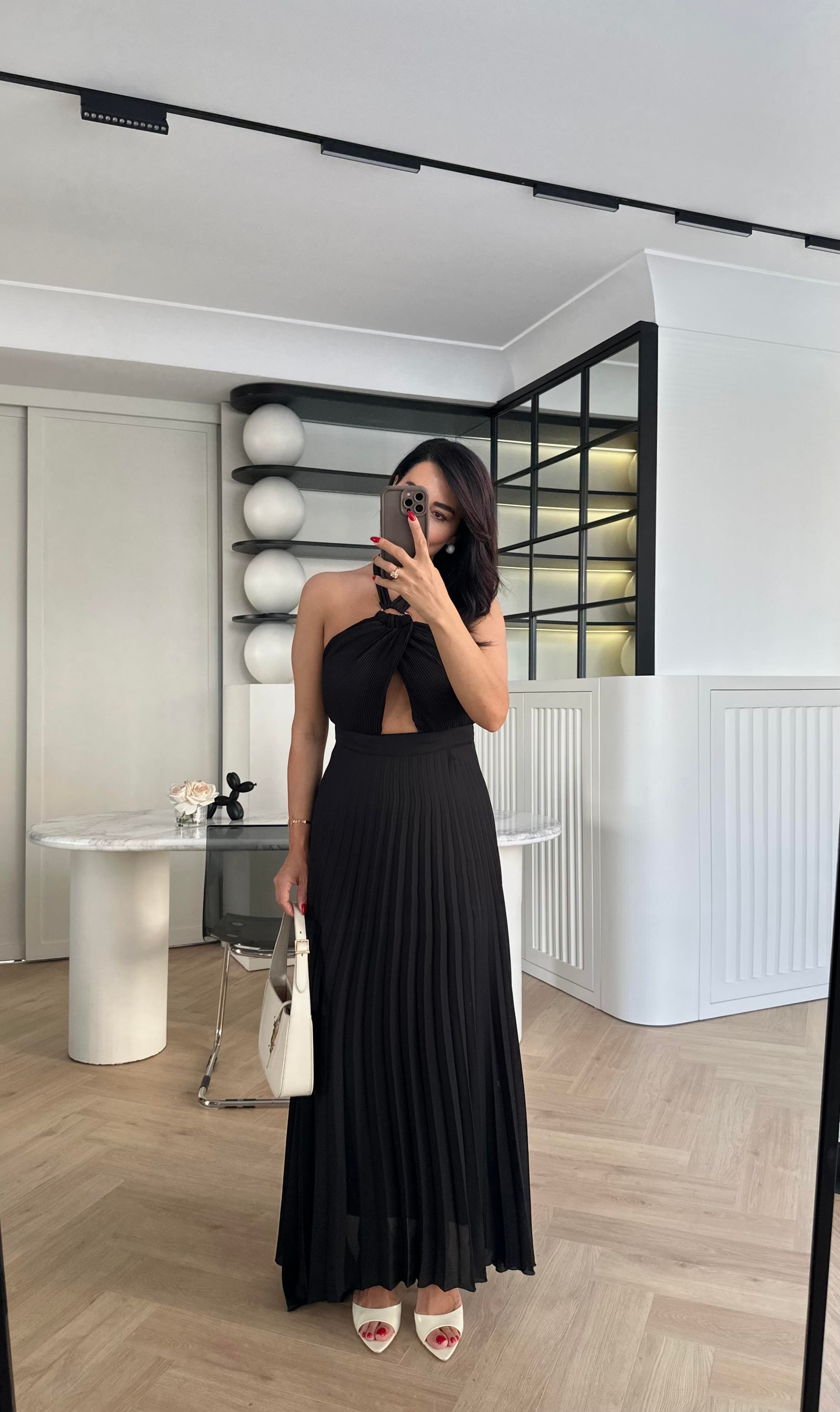 Siyah Piliseli Maxi Elbise 