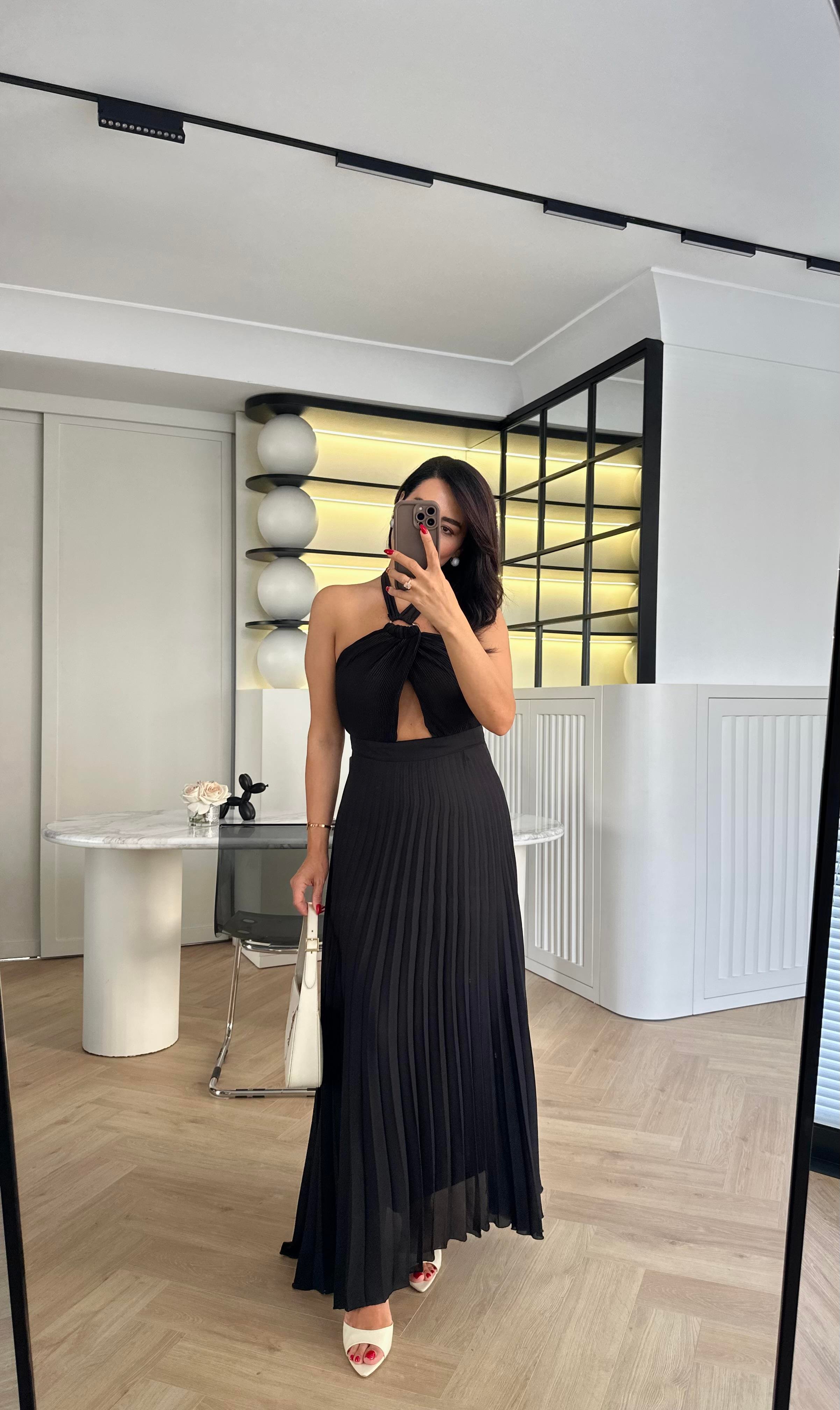 Siyah Piliseli Maxi Elbise 