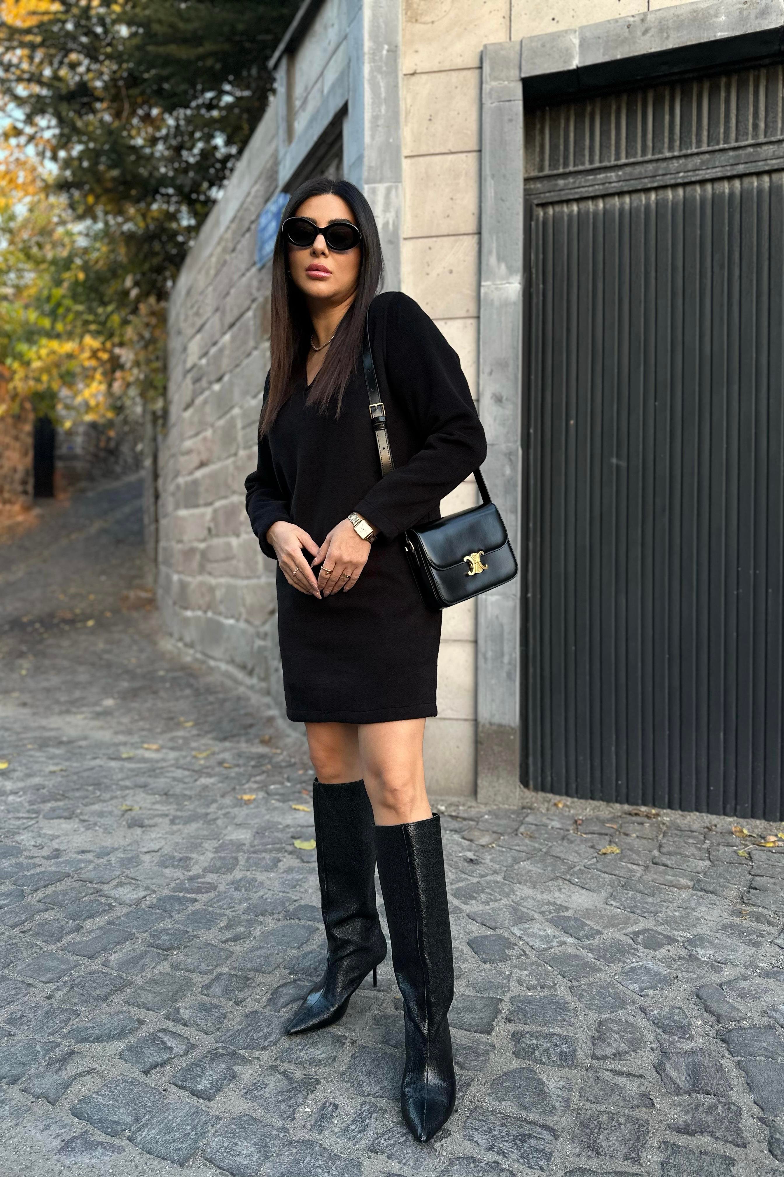 Siyah Renk Kaşe Elbise