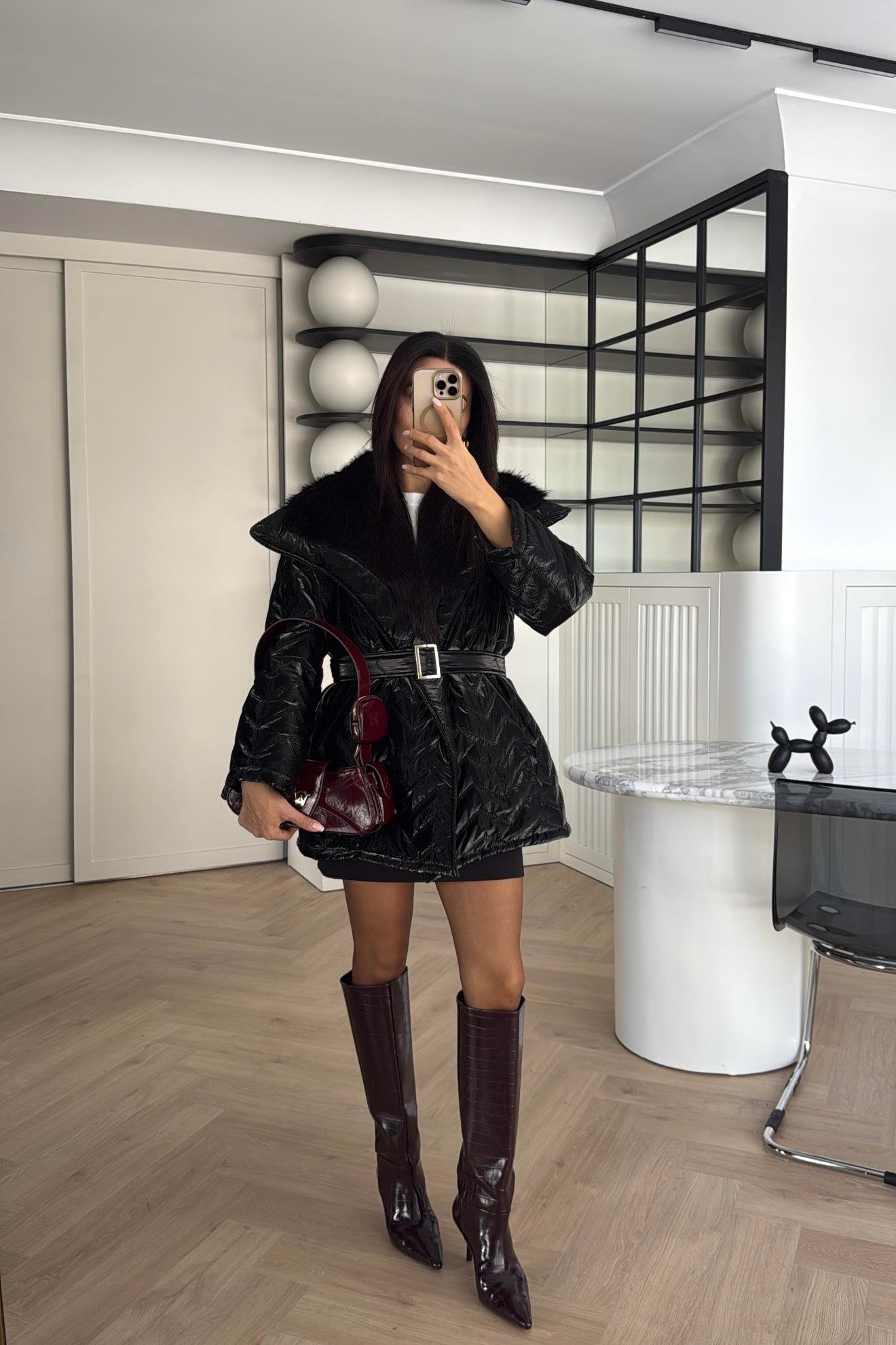 SİYAH RENK TASARIM KÜRKLÜ ELYAF DOLGULU MONT 