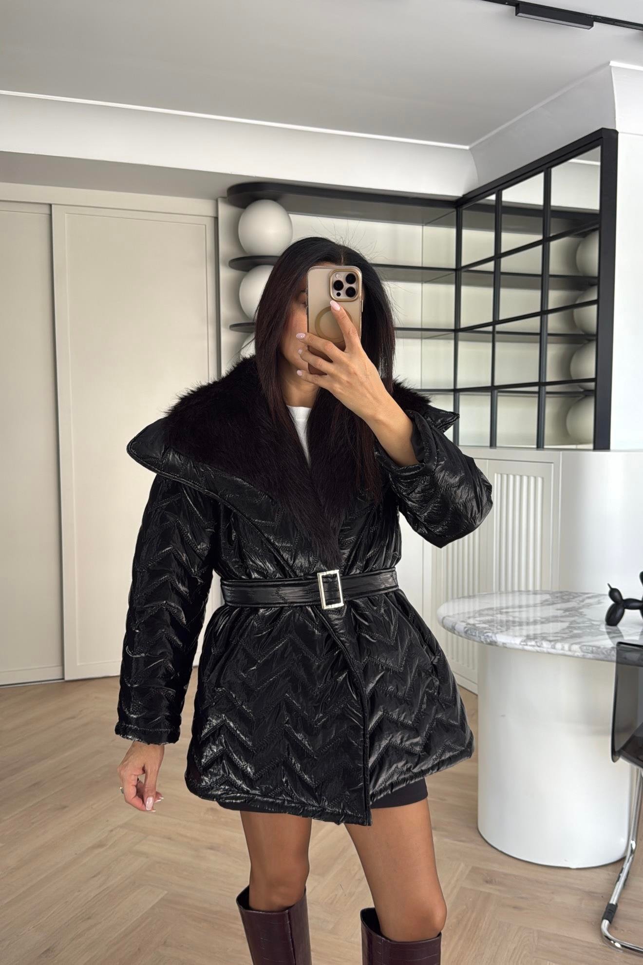 SİYAH RENK TASARIM KÜRKLÜ ELYAF DOLGULU MONT 