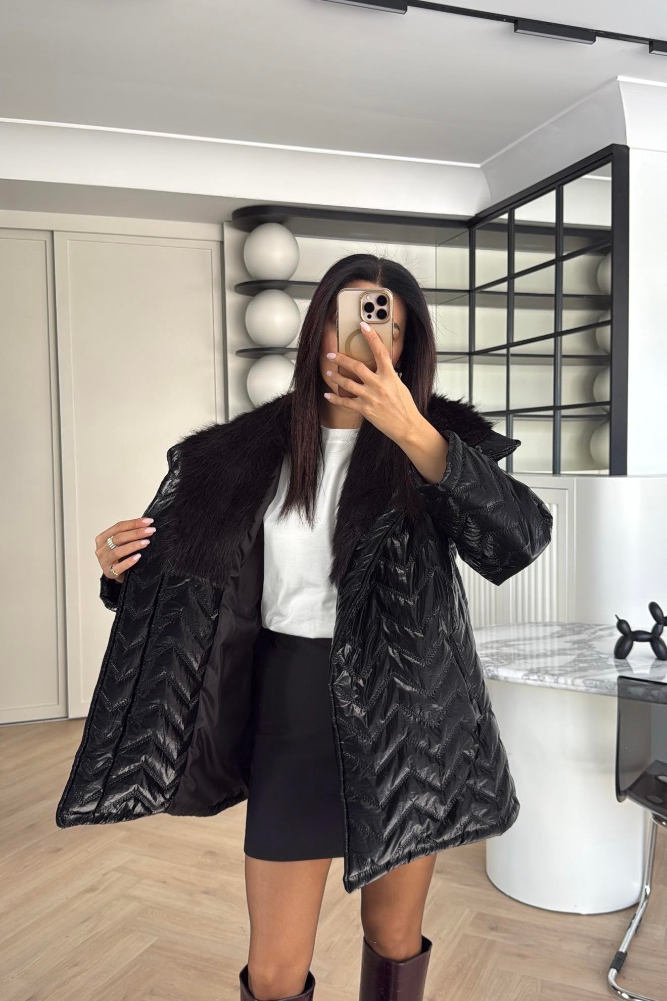 SİYAH RENK TASARIM KÜRKLÜ ELYAF DOLGULU MONT 