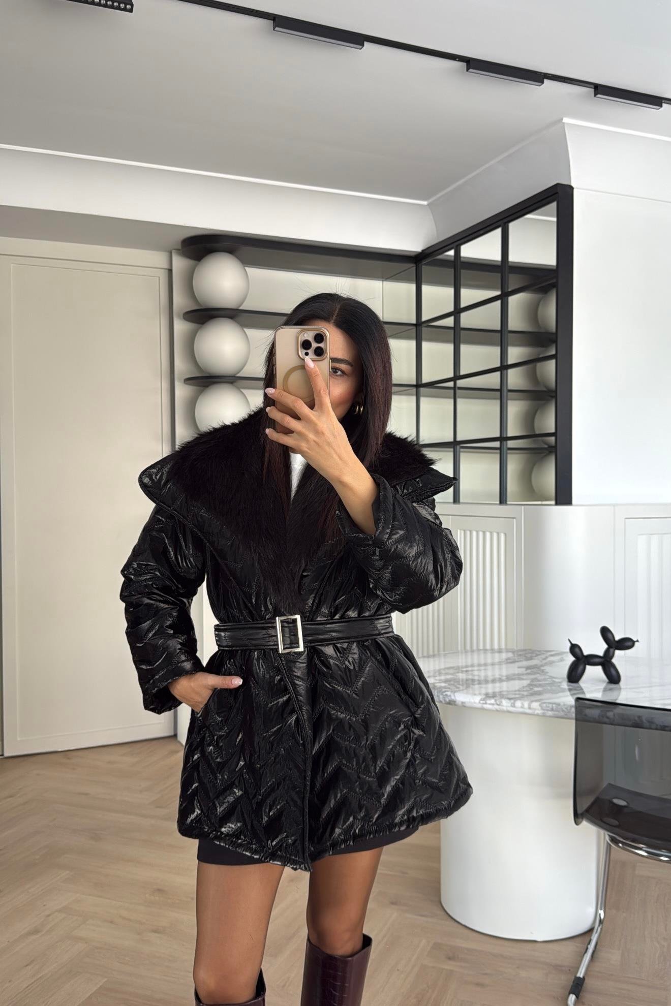 SİYAH RENK TASARIM KÜRKLÜ ELYAF DOLGULU MONT 