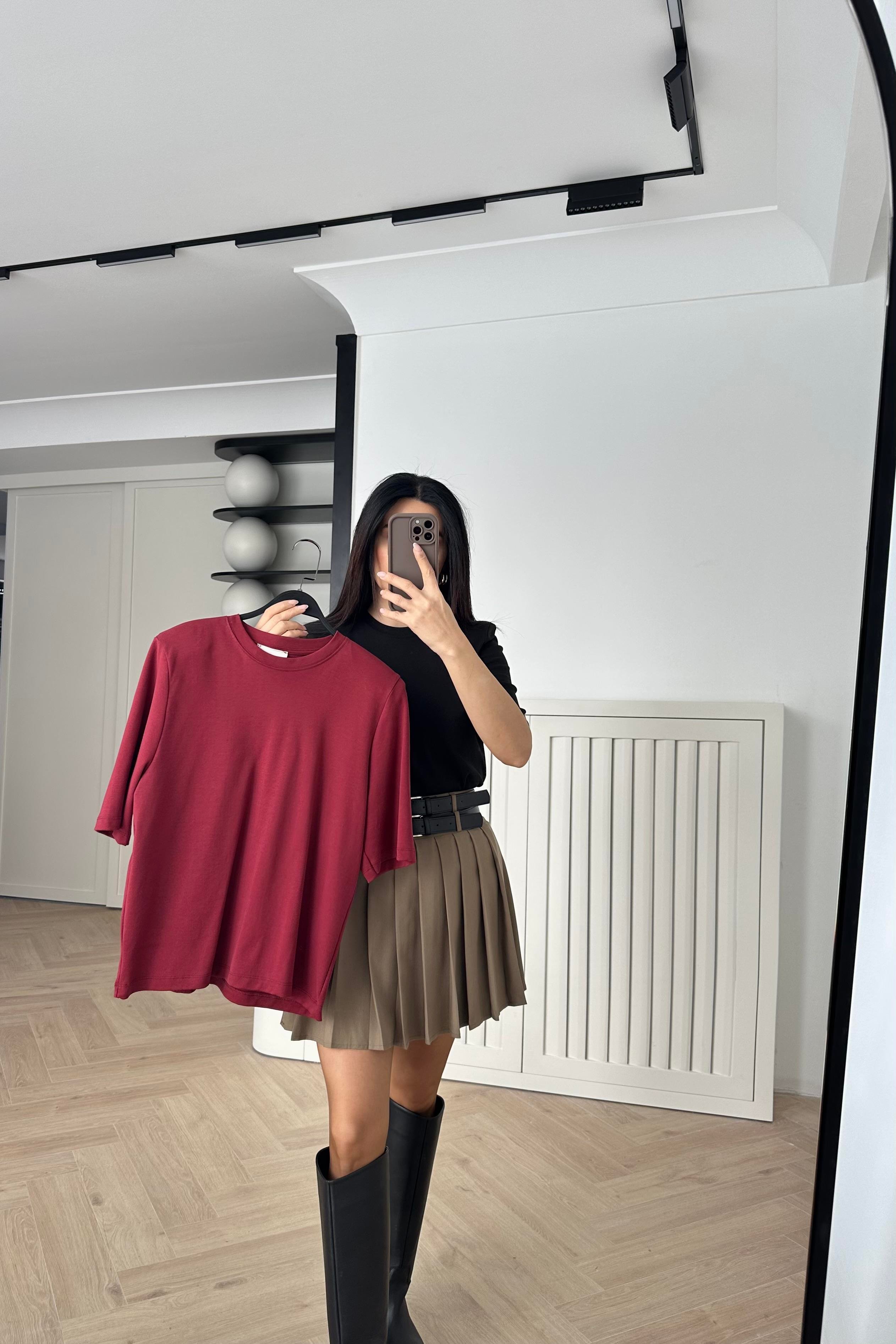 Siyah Renk Vatkalı Basic Tişört 