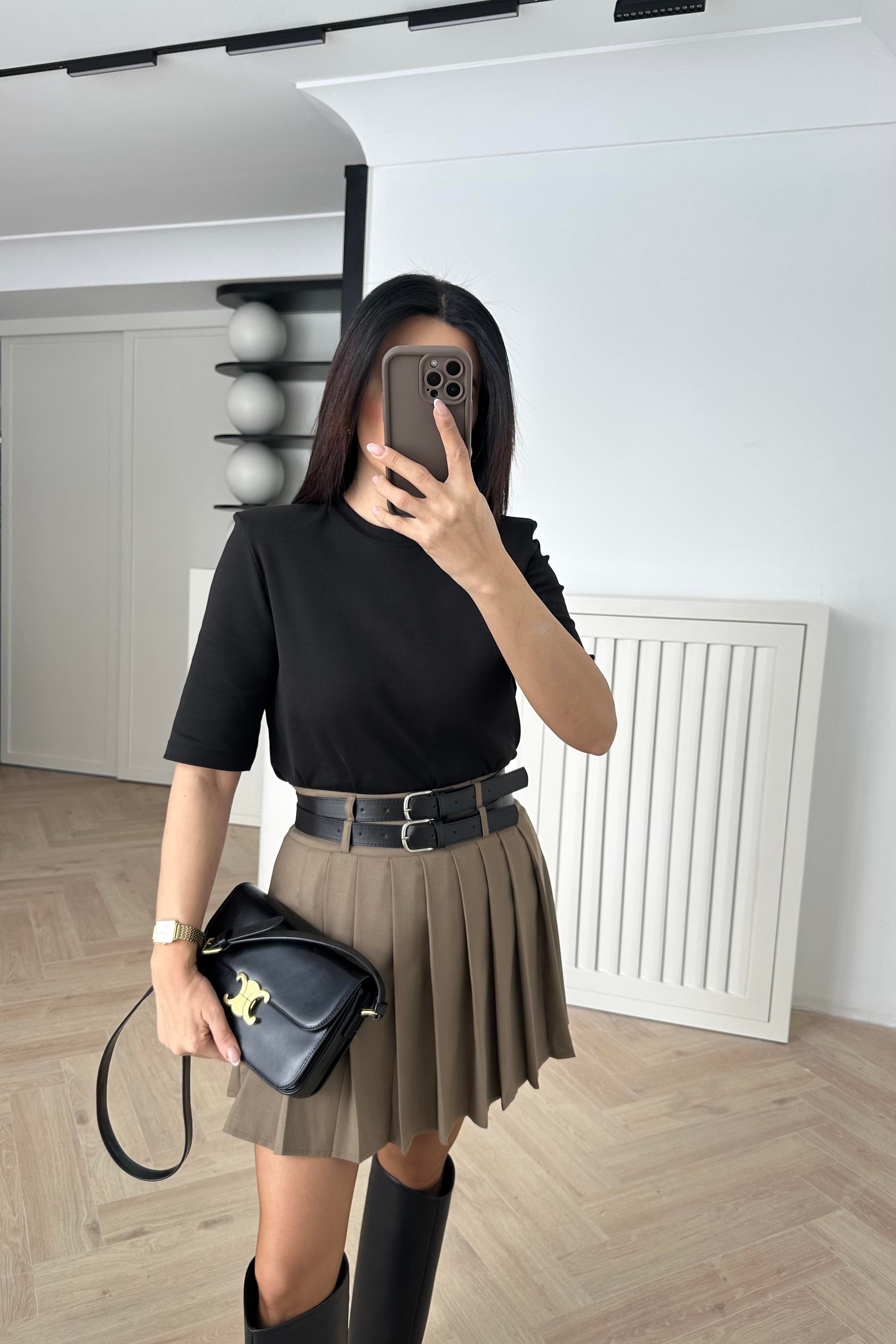 Siyah Renk Vatkalı Basic Tişört 