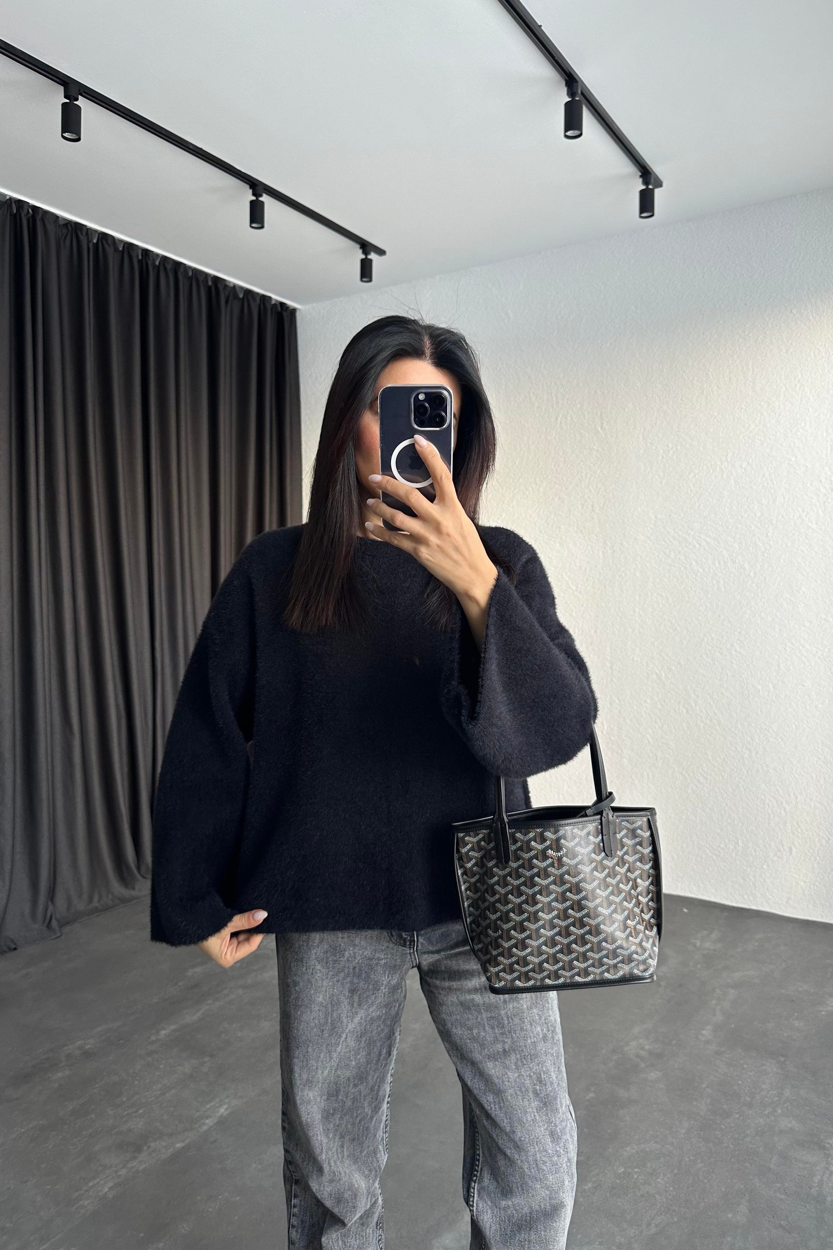 Siyah Sakallı İplik Yumoş Massimo Kazak 