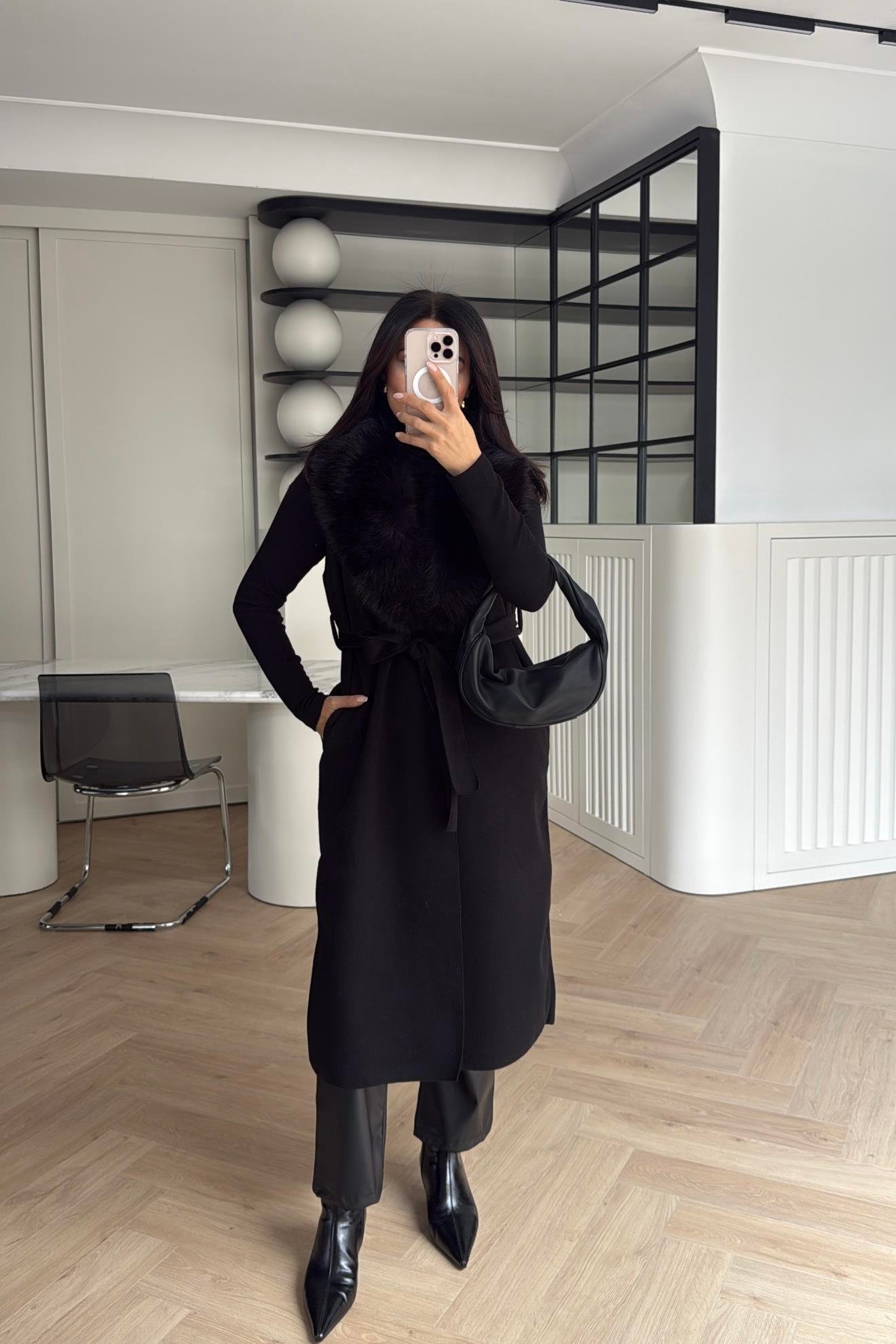 SİYAH YAKASI KÜRKLÜ KUŞAKLI YELEK 