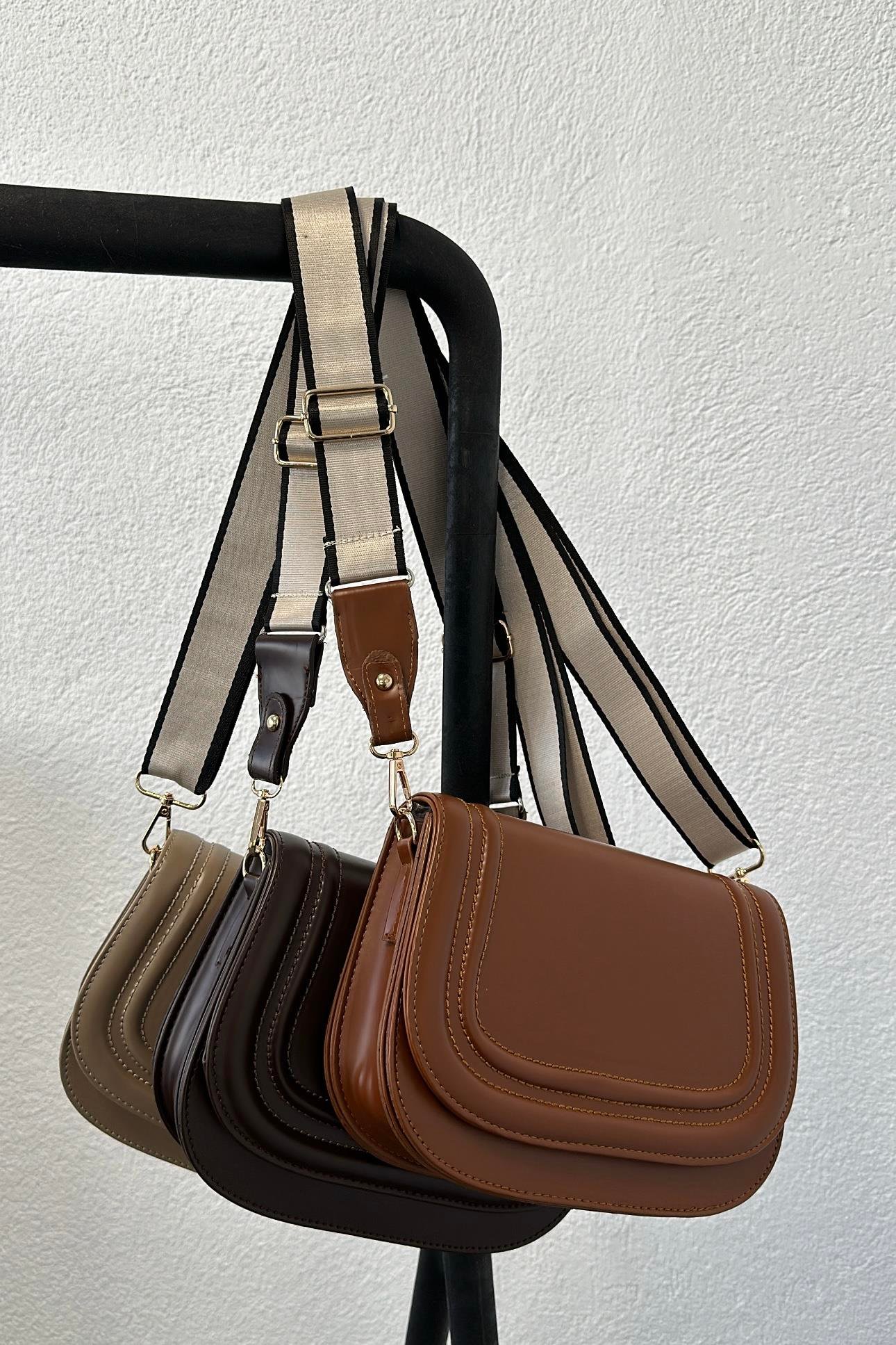 Taba Renk Kapaklı Çanta