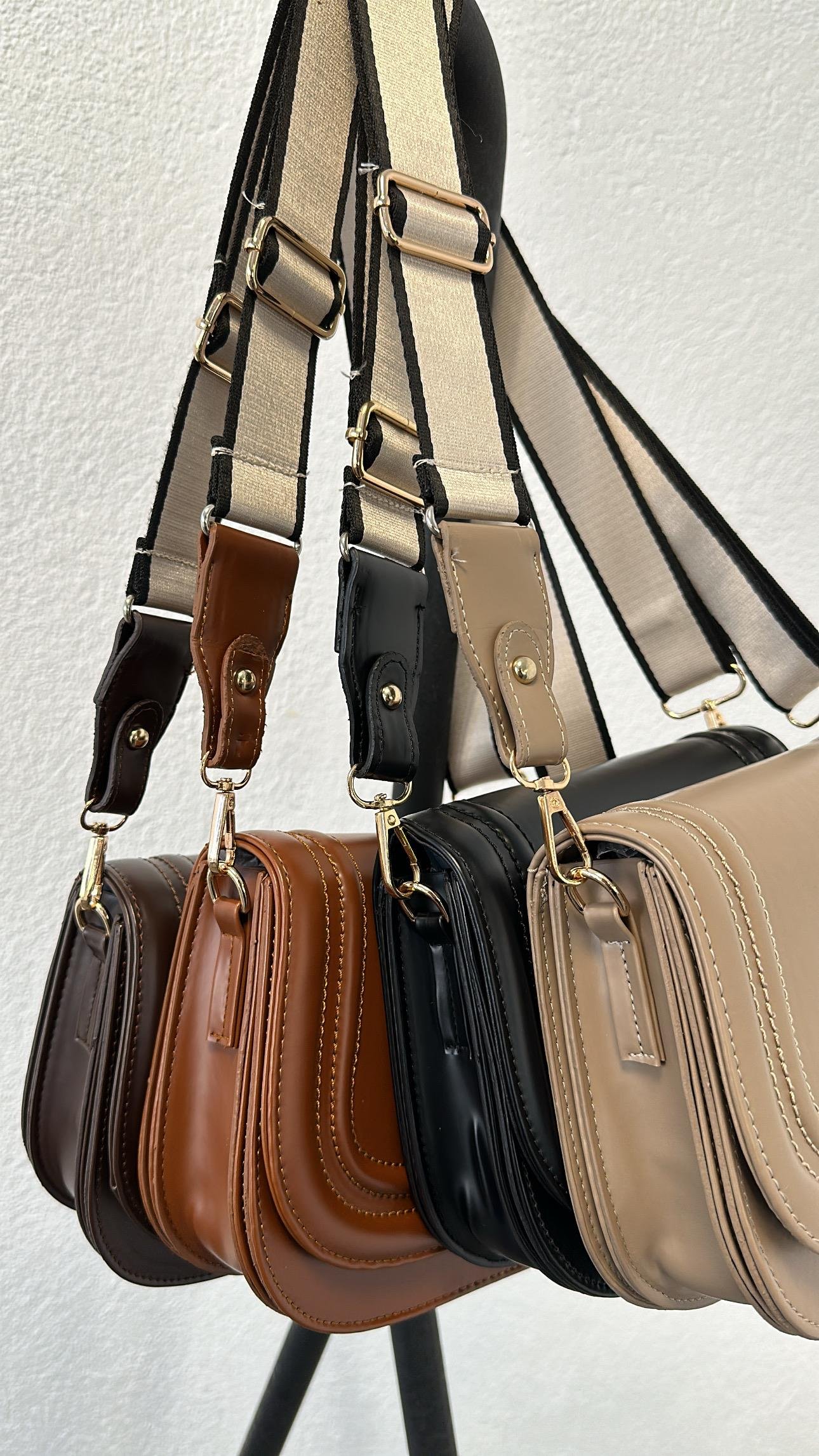 Taba Renk Kapaklı Çanta