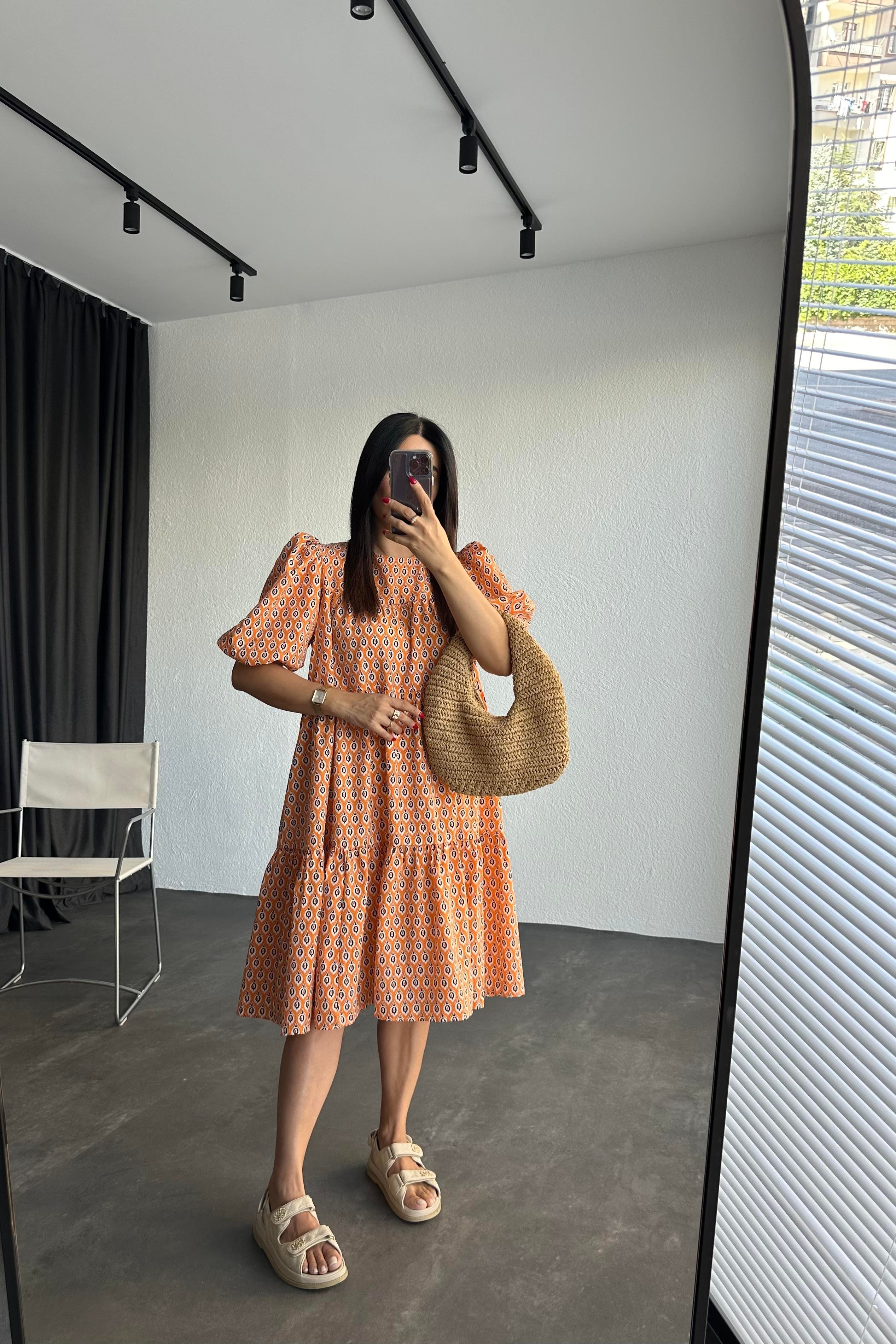 Turuncu Desenli Oversize Kalıp Poplin Elbise