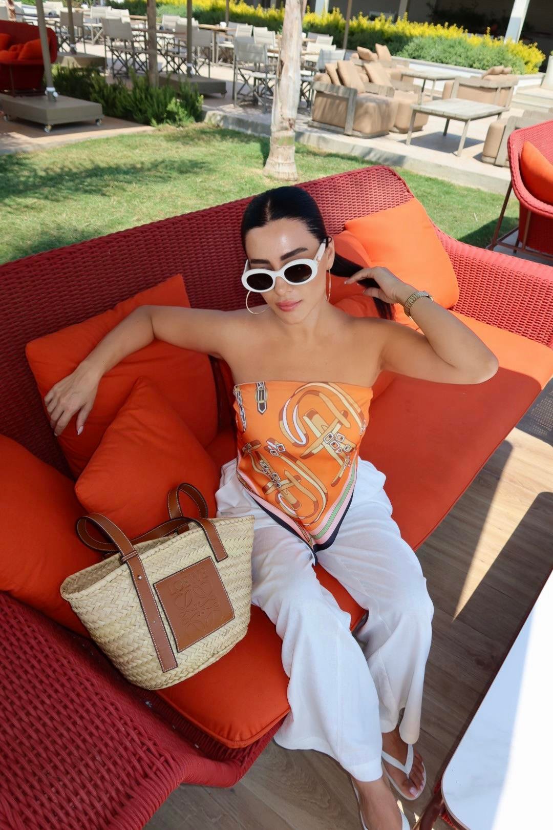 TURUNCU DESENLİ SATEN FULAR BLUZ