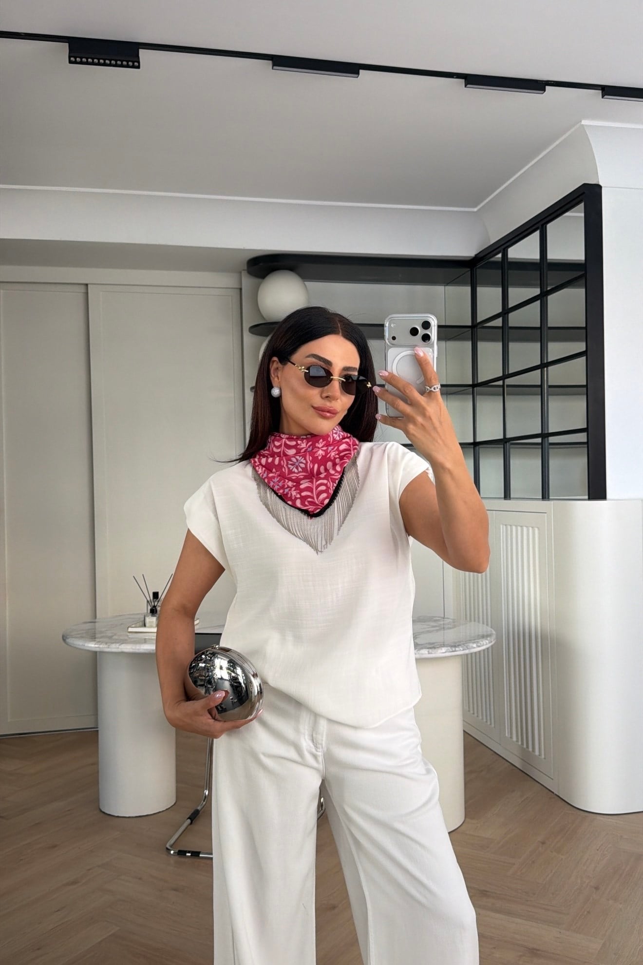 VATKALI PEMBE ŞAL DETAYLI BLUZ BEYAZ 