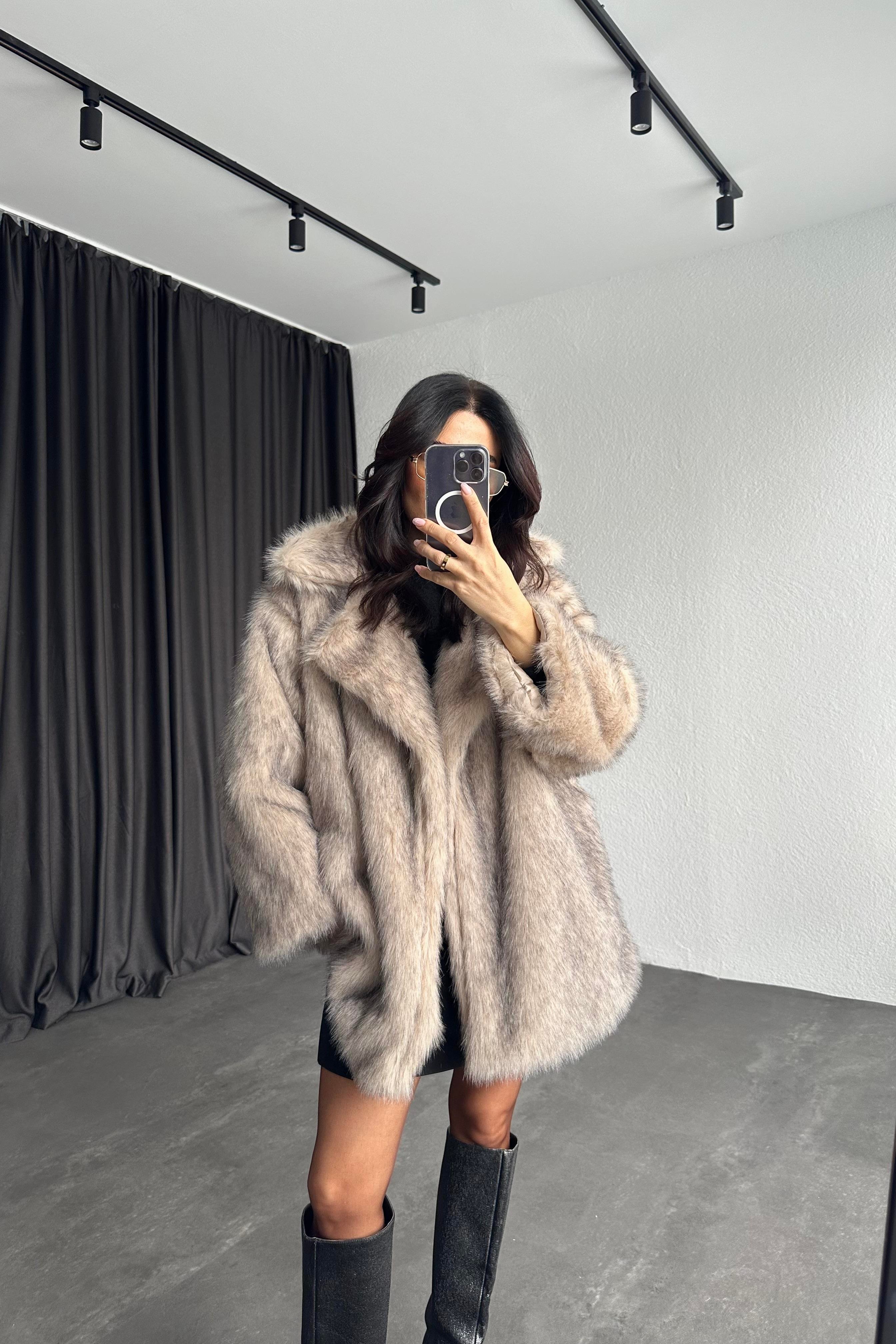 Vizon Renk Astarlı Uzun Model Premium Kürk