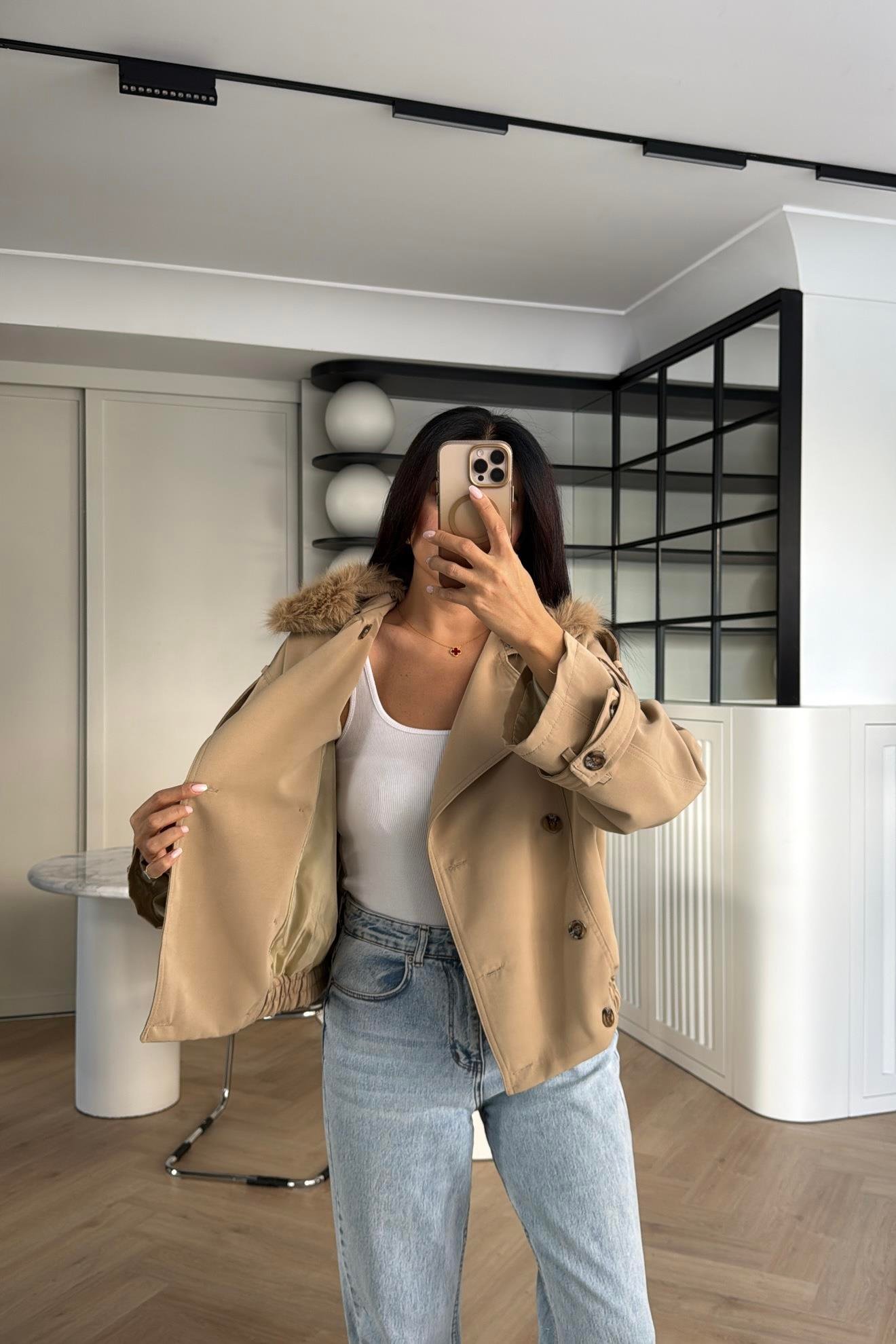 VİZON YAKASI KÜRKLÜ KISA TRENÇKOT