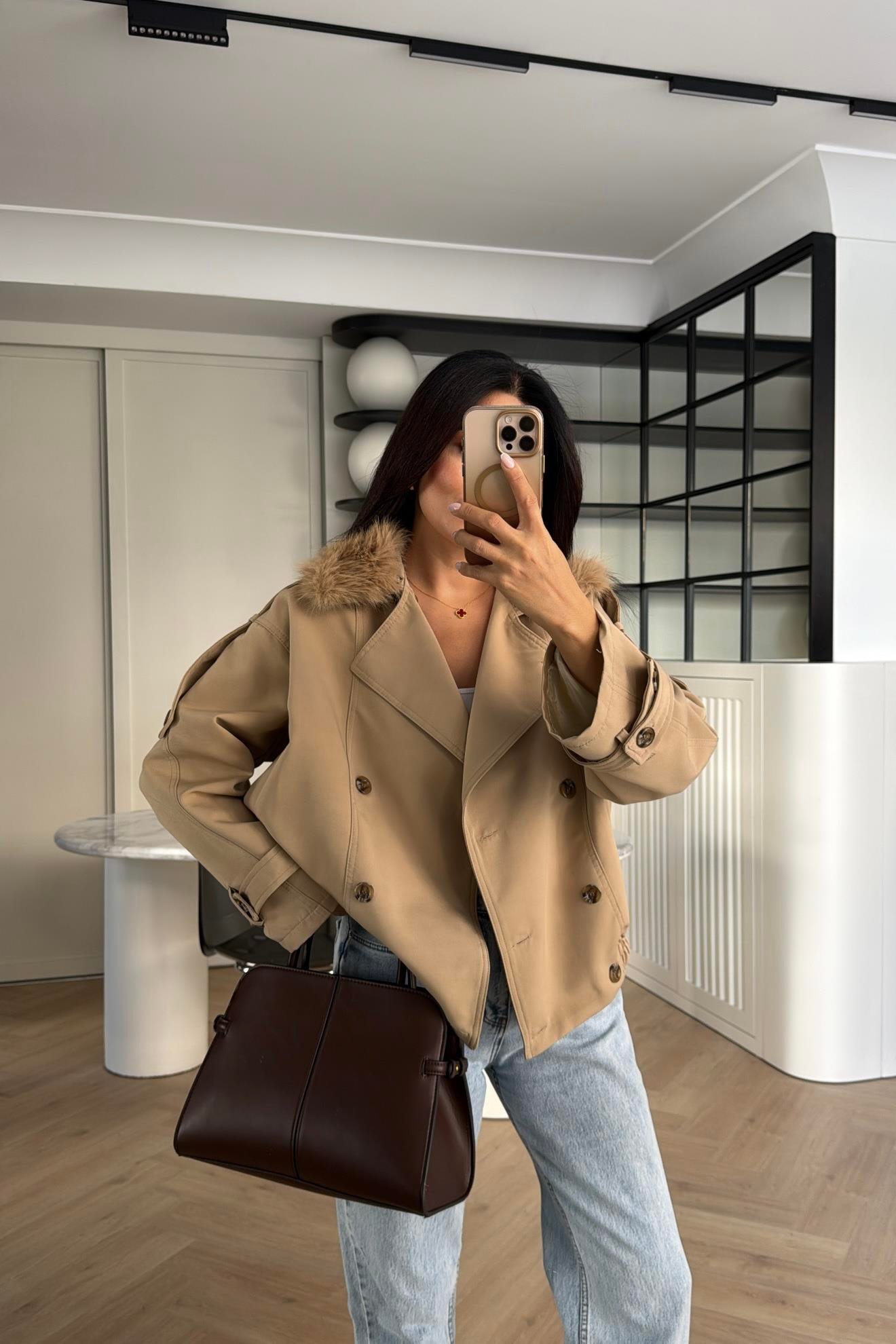 VİZON YAKASI KÜRKLÜ KISA TRENÇKOT