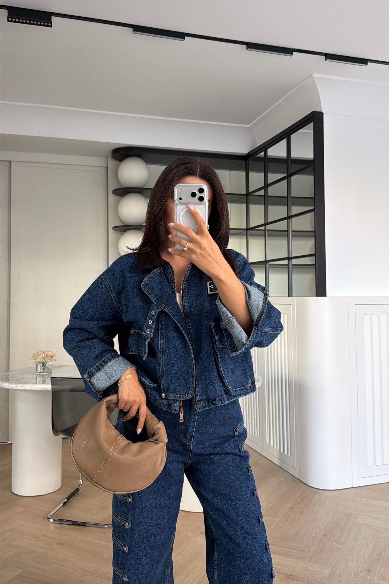 YAKASI KADİFE DETAYLI DENİM CROP KOT CEKET LACİVERT 