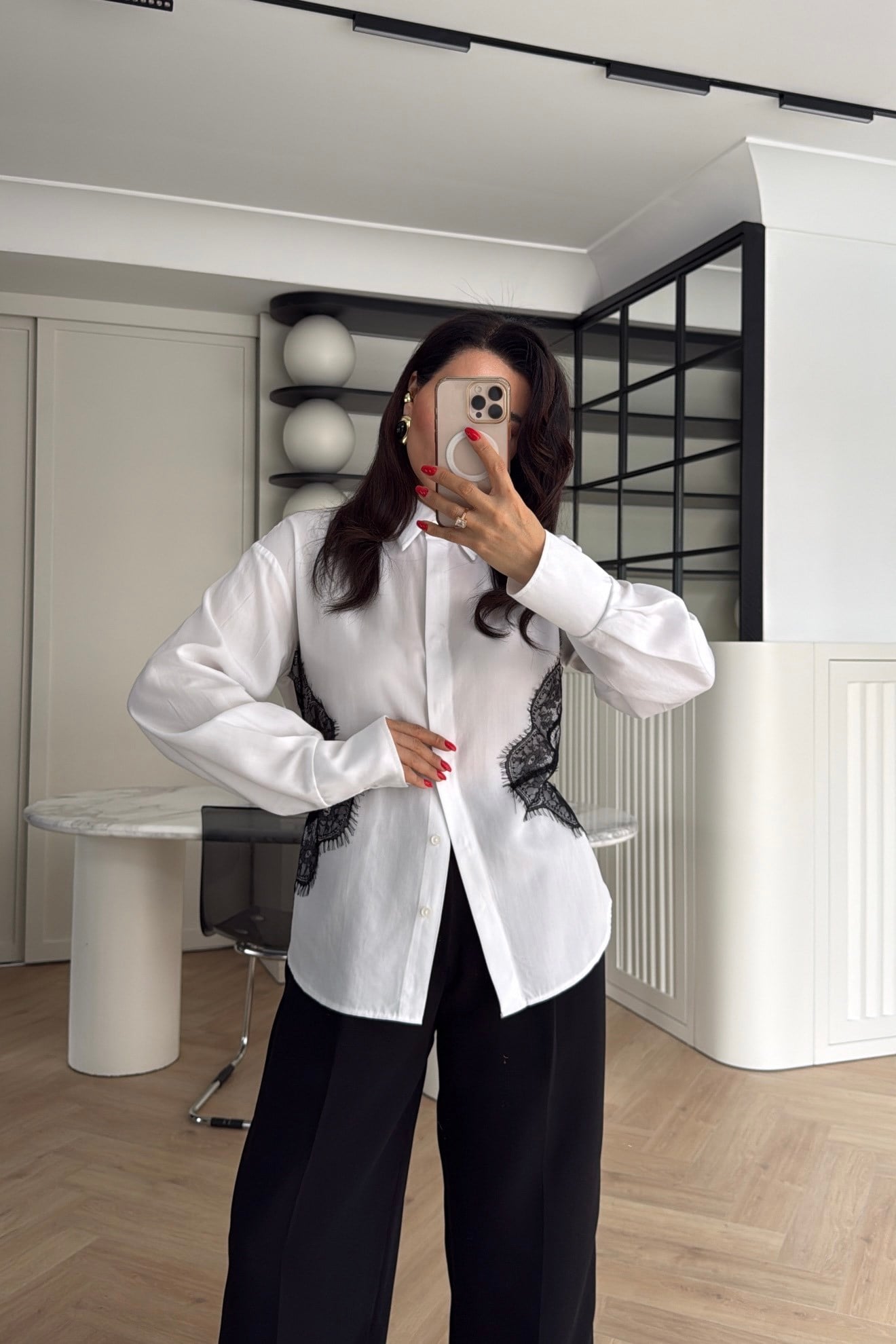 YAN PANEL DANTEL İŞLEMELİ POPLİN GÖMLEK BEYAZ