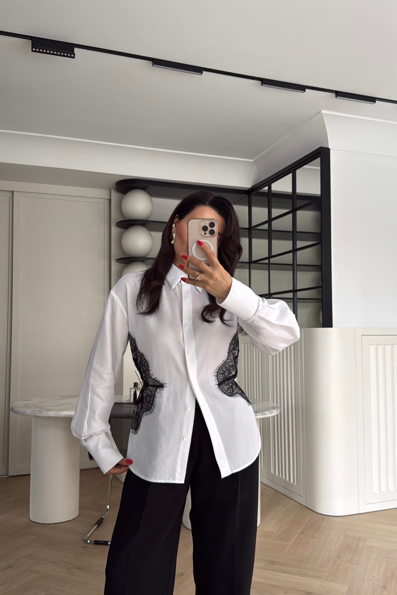 YAN PANEL DANTEL İŞLEMELİ POPLİN GÖMLEK BEYAZ