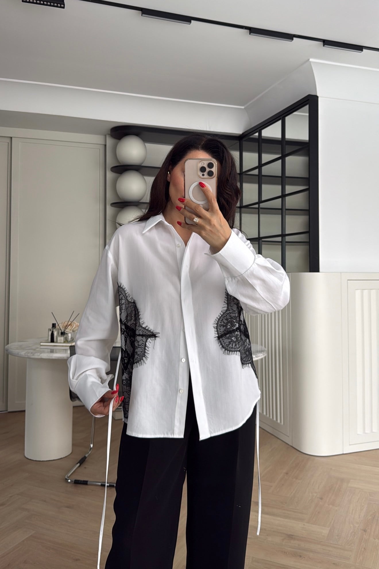 YAN PANEL DANTEL İŞLEMELİ POPLİN GÖMLEK BEYAZ