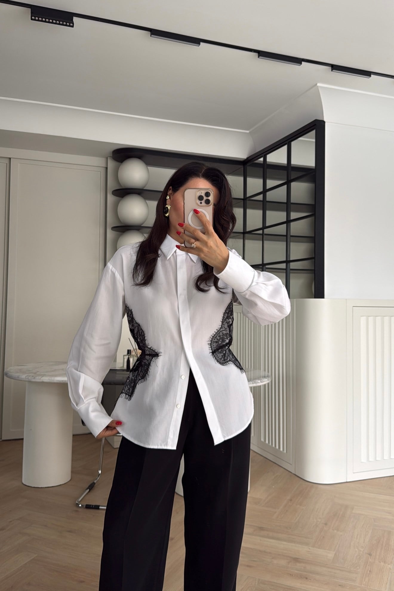 YAN PANEL DANTEL İŞLEMELİ POPLİN GÖMLEK BEYAZ