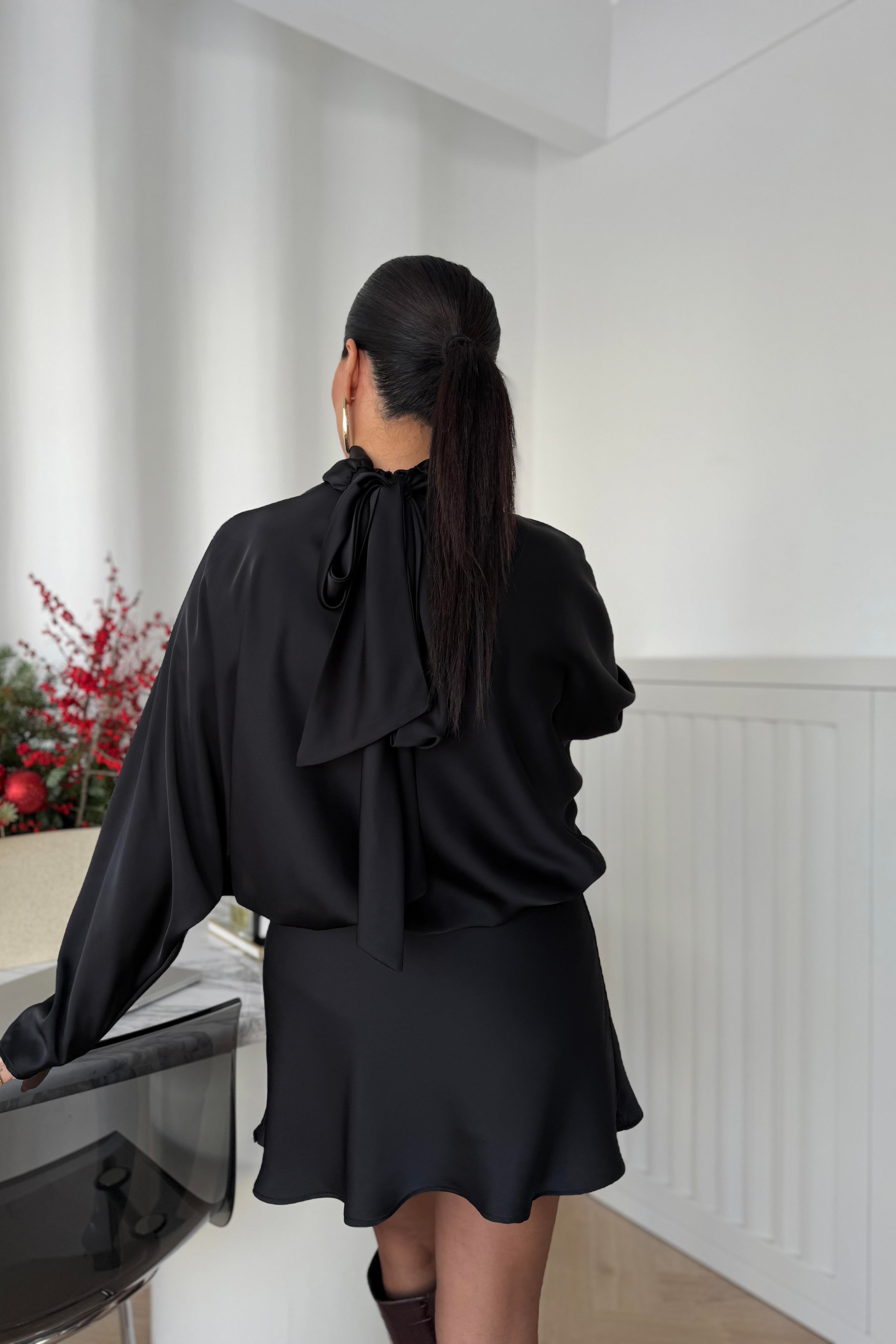 YANDAN FERMUARLI SATEN ELBİSE SİYAH