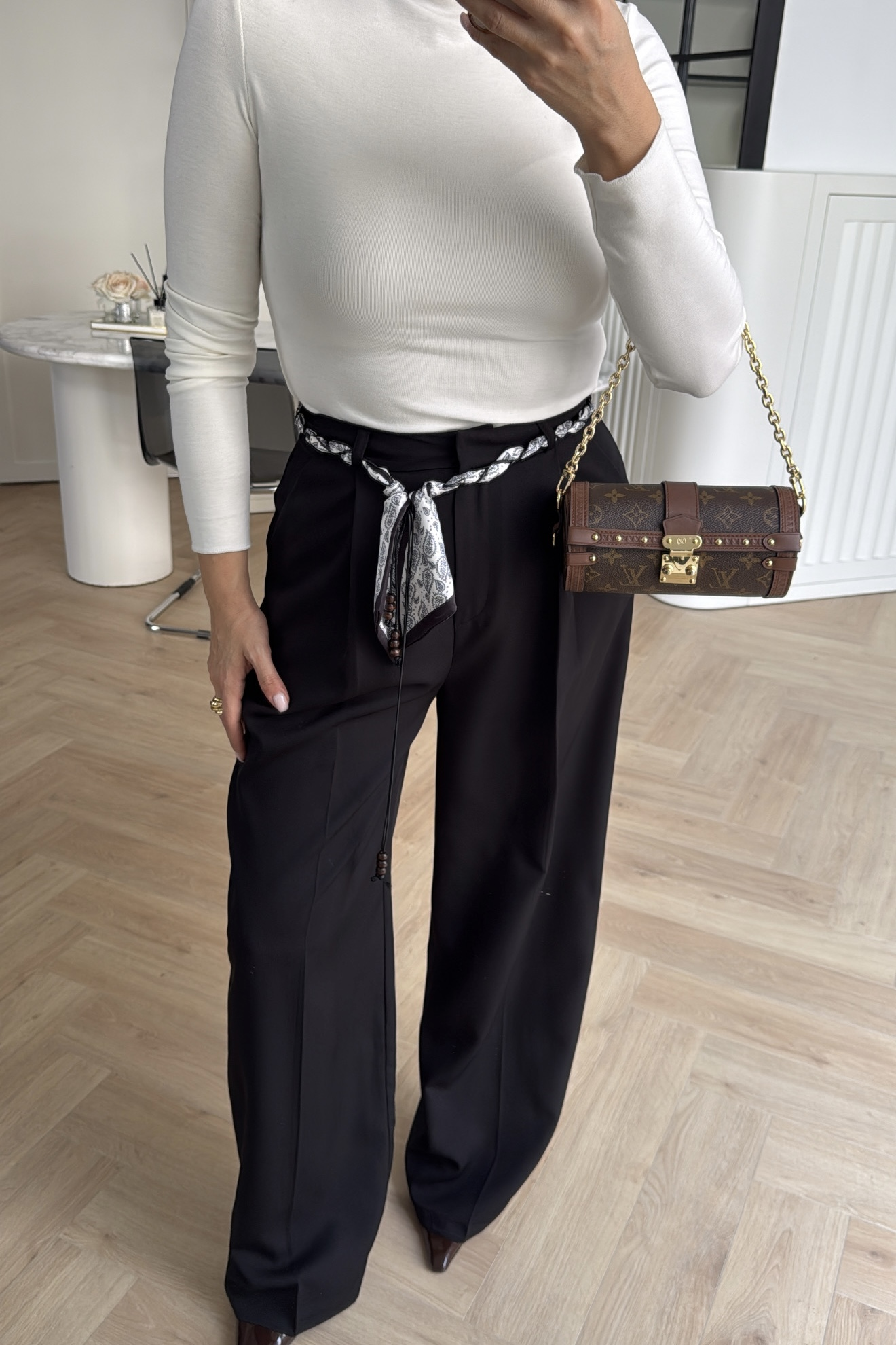 YÜKSEK BEL ŞAL KEMER DETAYLI  WİDE LEG PANTOLON SİYAH