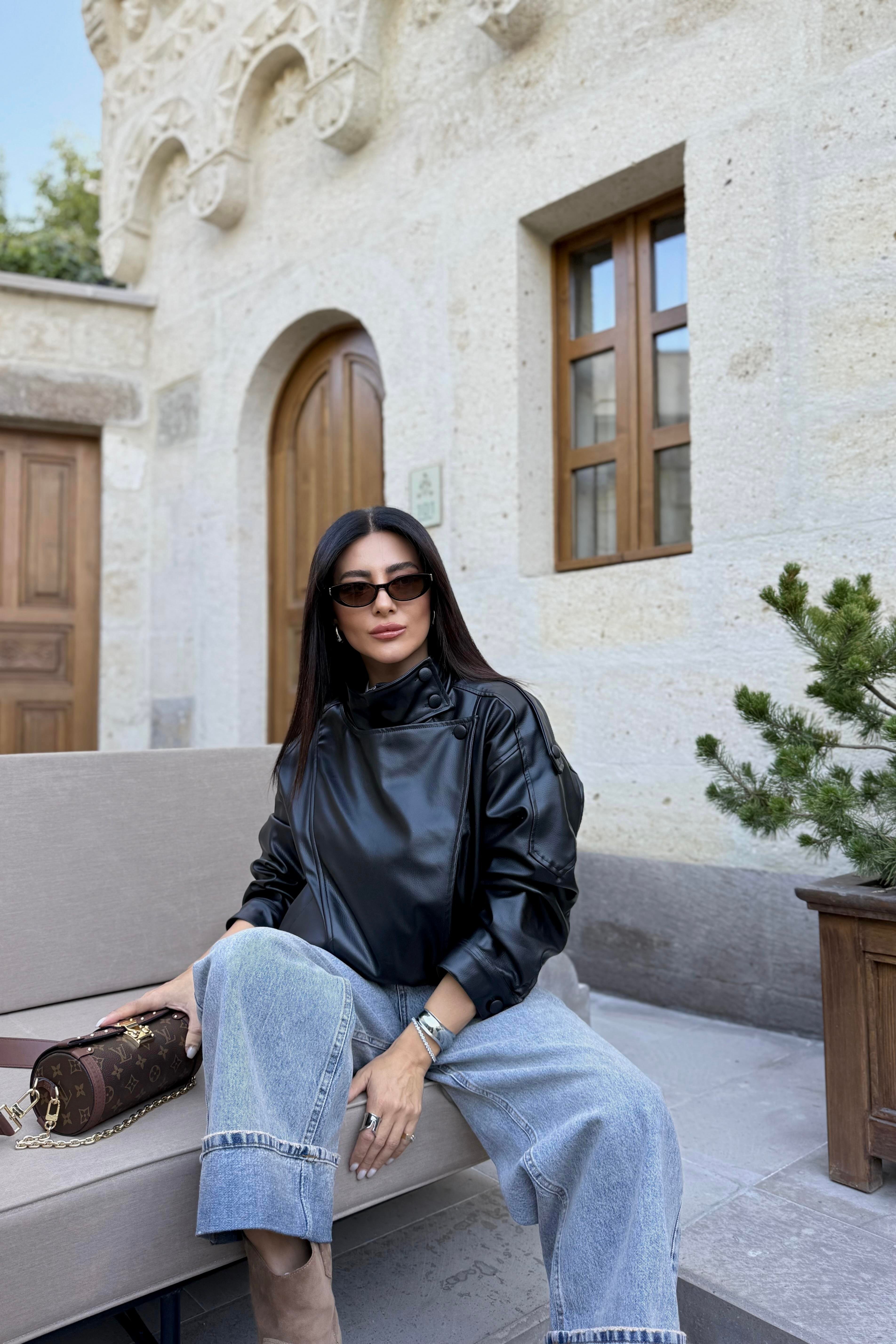 ZR MODEL DİK YAKA DERİ CEKET