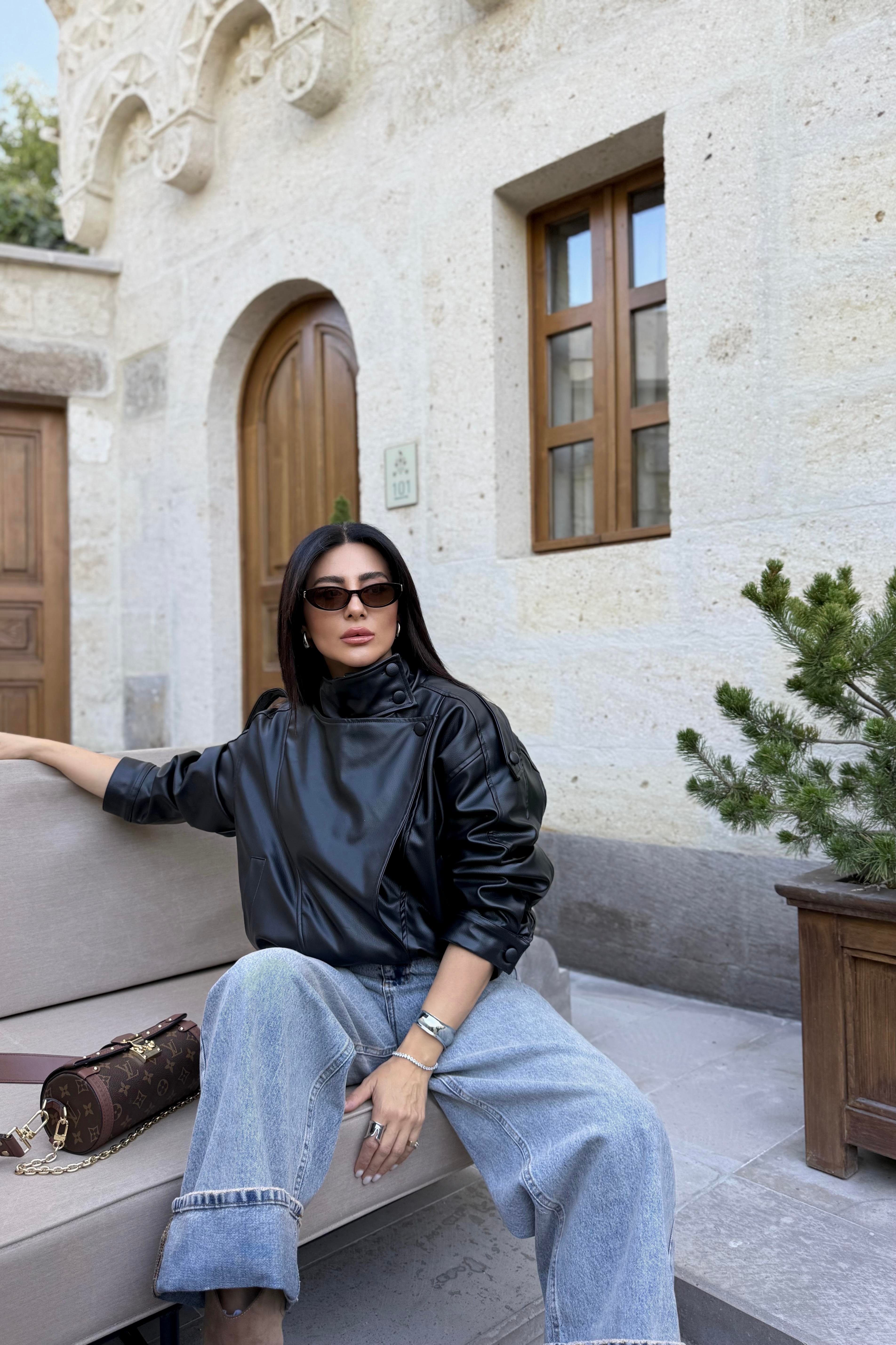 ZR MODEL DİK YAKA DERİ CEKET