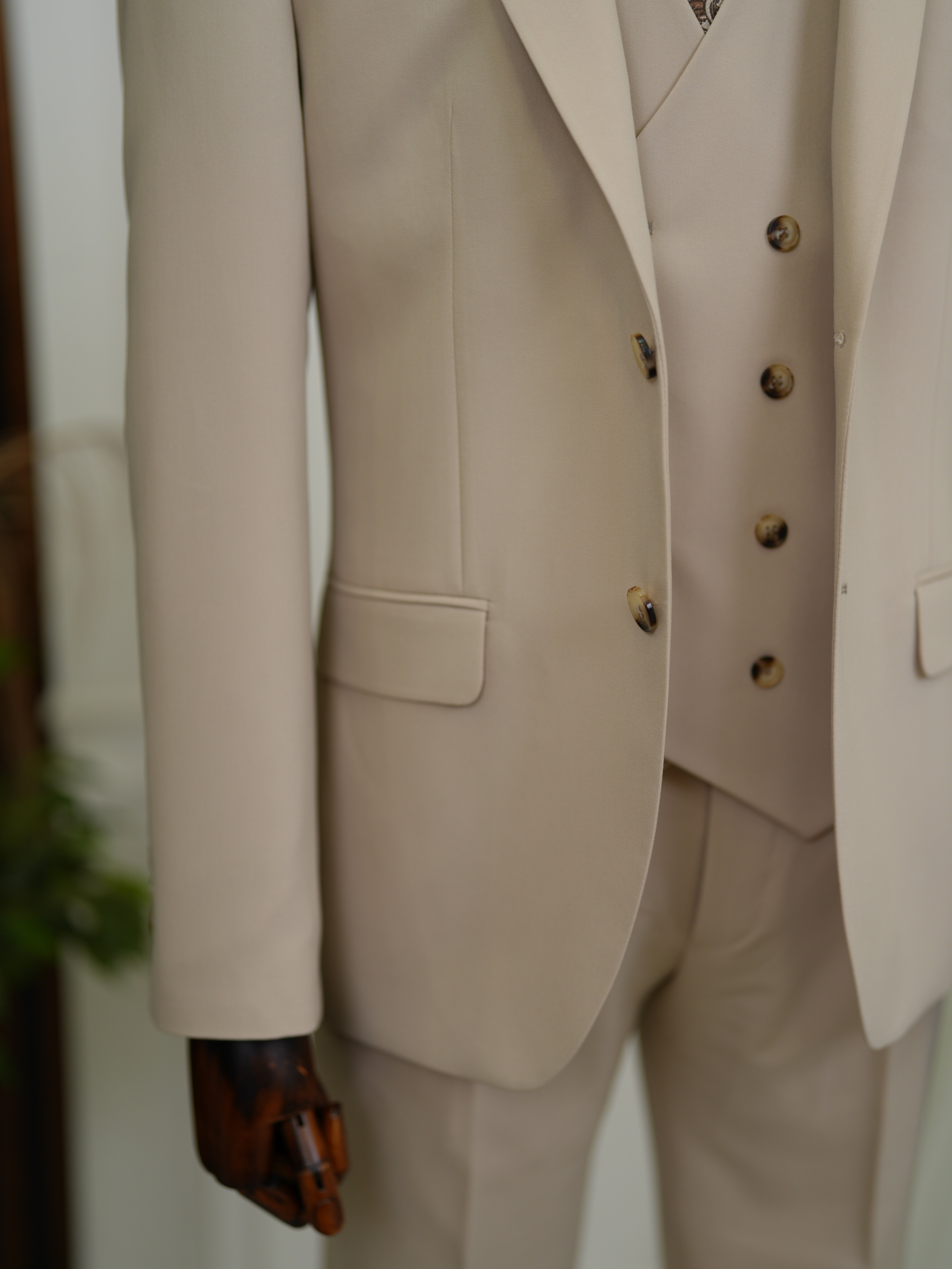 Erkek Slim Fit İtalyan Stil Yelekli Takım Elbise - Krem