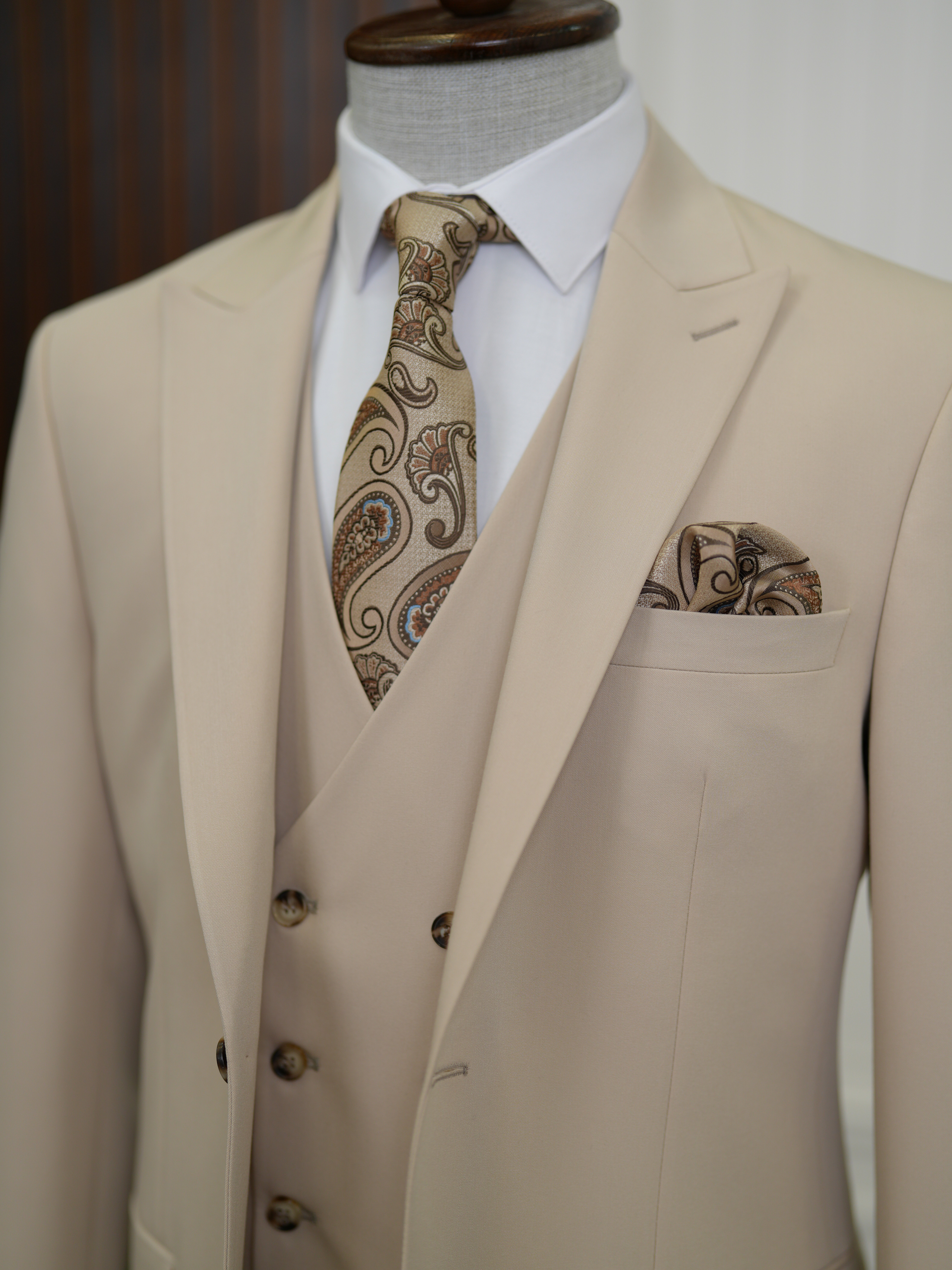 Erkek Slim Fit İtalyan Stil Yelekli Takım Elbise - Krem