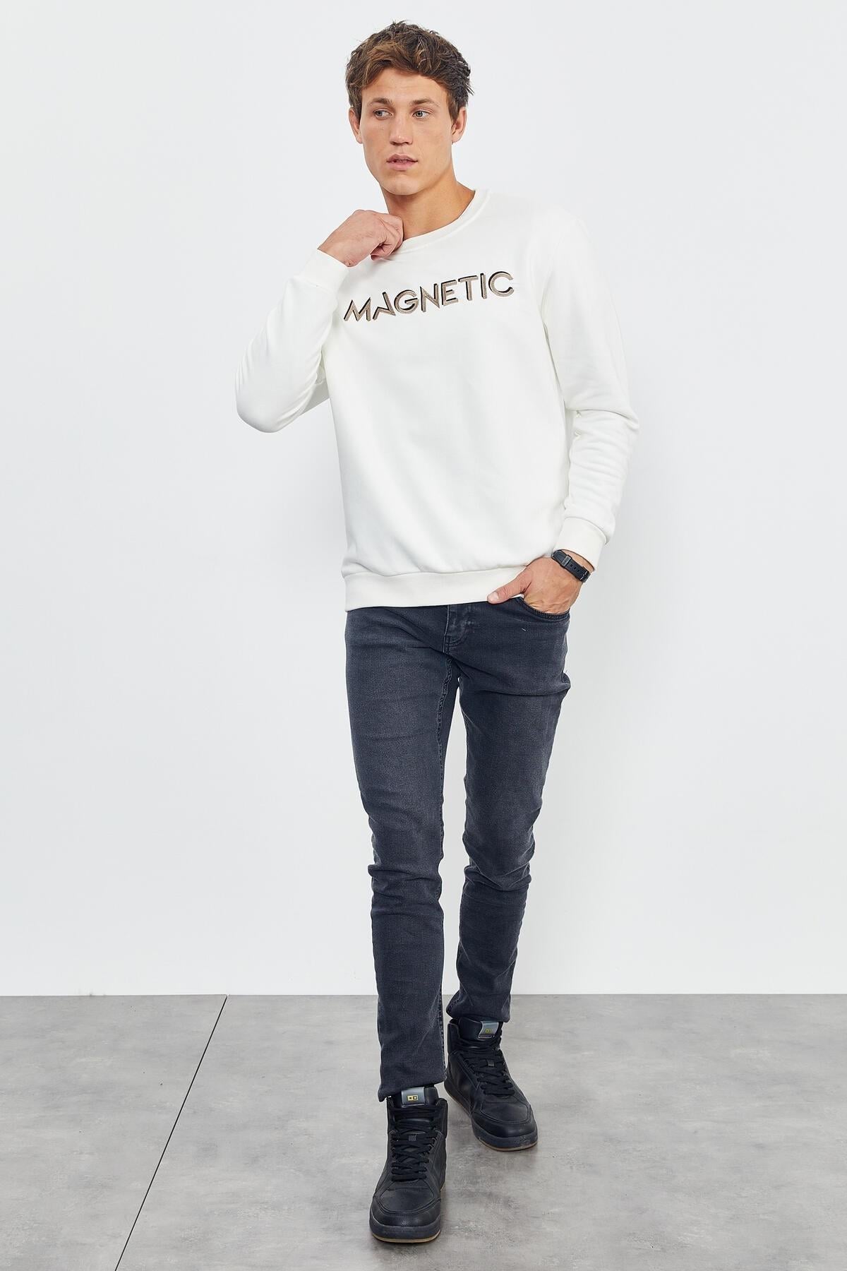 Yazı Nakışlı O Yaka Rahat Form Erkek Sweatshirt - 88020