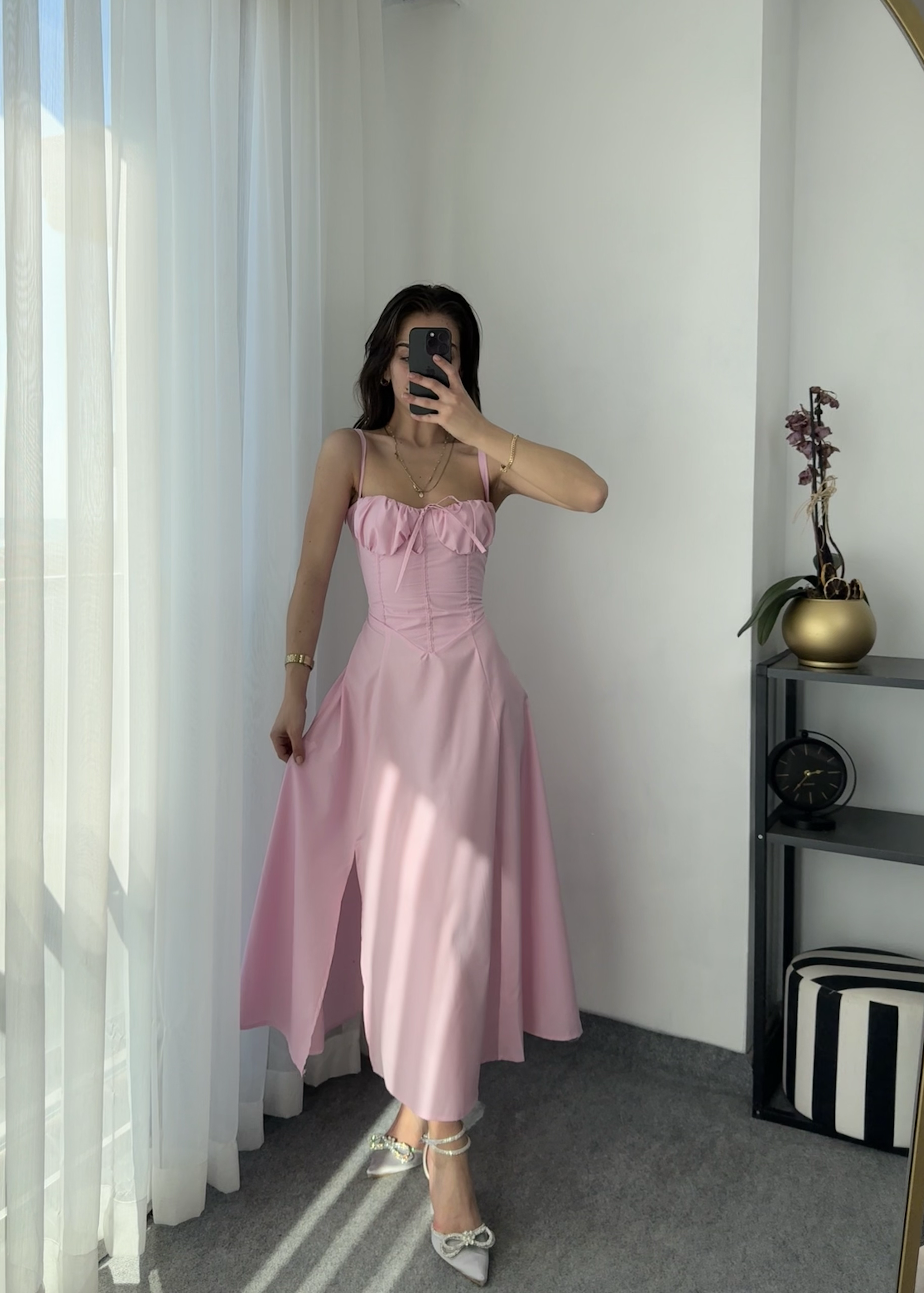Pembe Pinterst Sırt Biyeli Elbise
