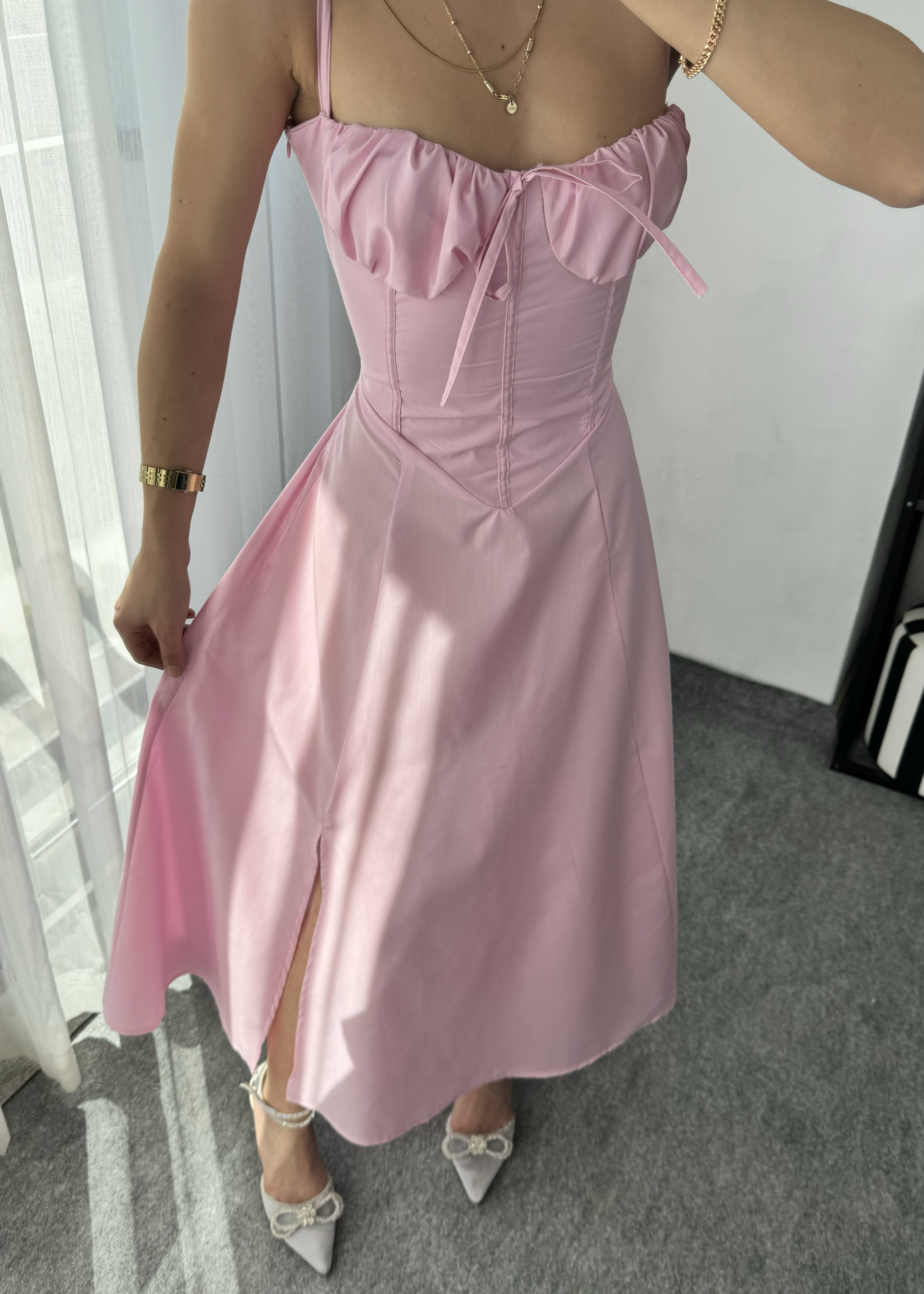 Pembe Pinterst Sırt Biyeli Elbise