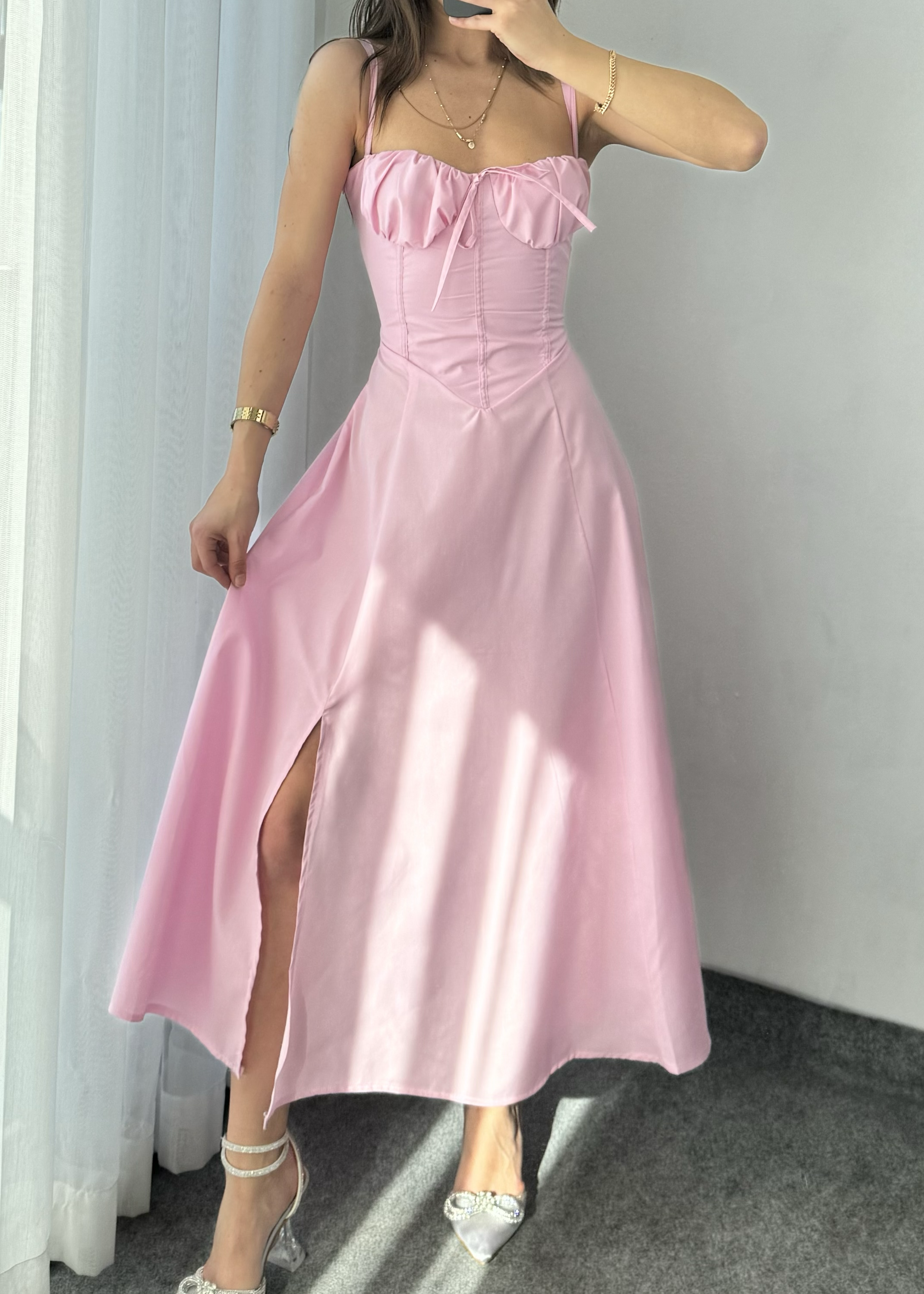 Pembe Pinterst Sırt Biyeli Elbise